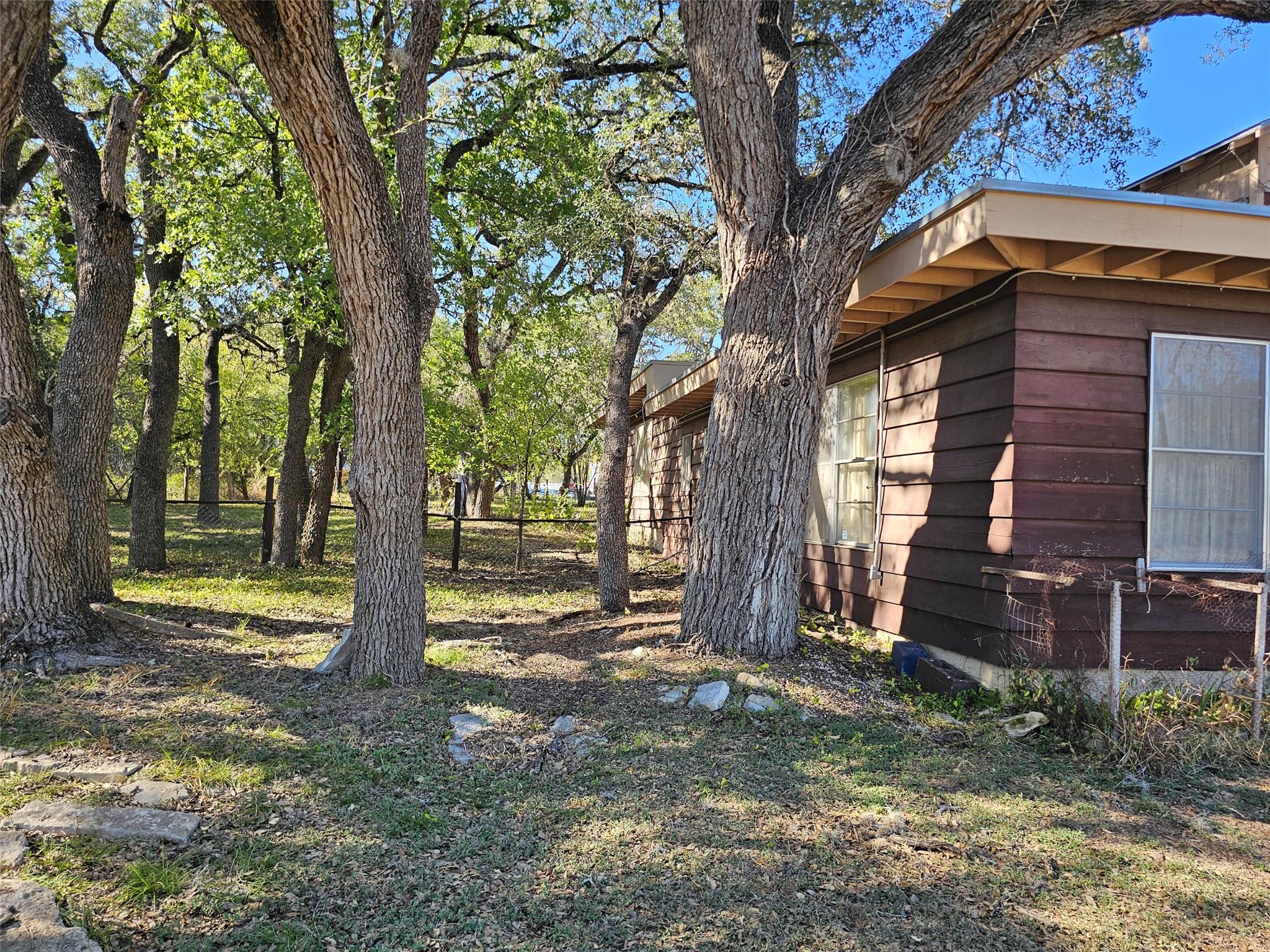 110 Maricopa Dr, Canyon Lake, TX 78133