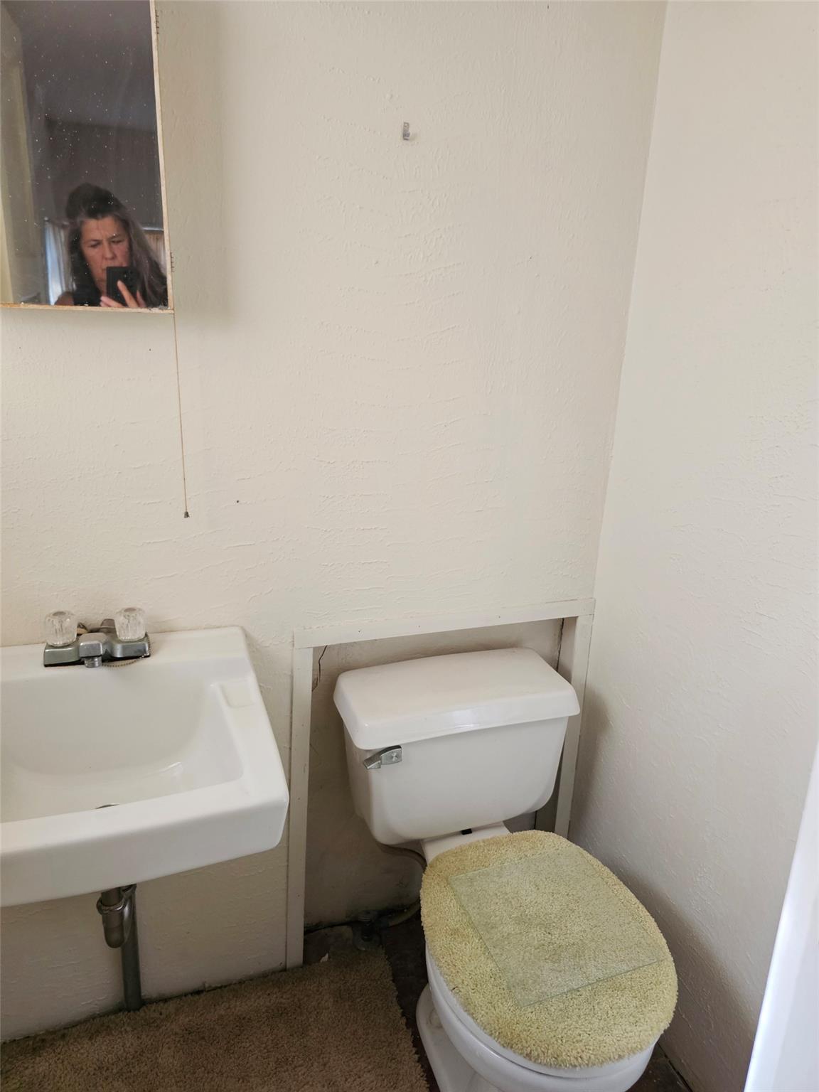 110 Maricopa Dr, Canyon Lake, TX 78133