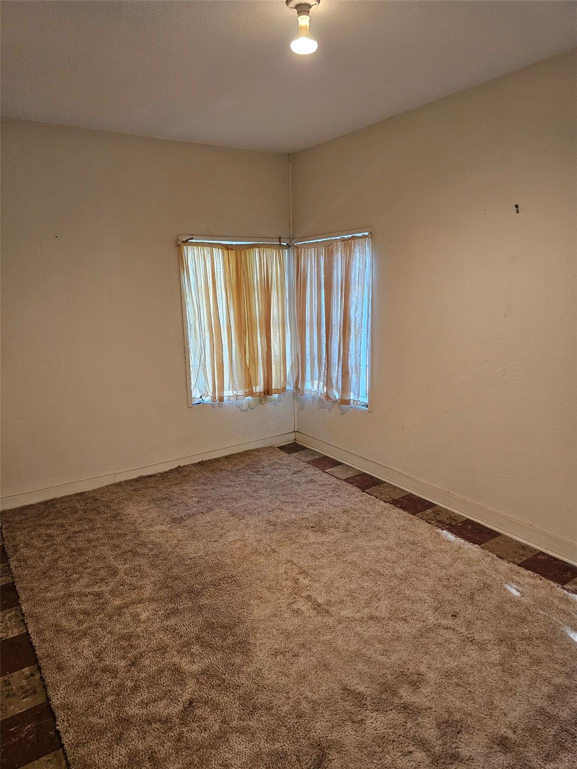 110 Maricopa Dr, Canyon Lake, TX 78133