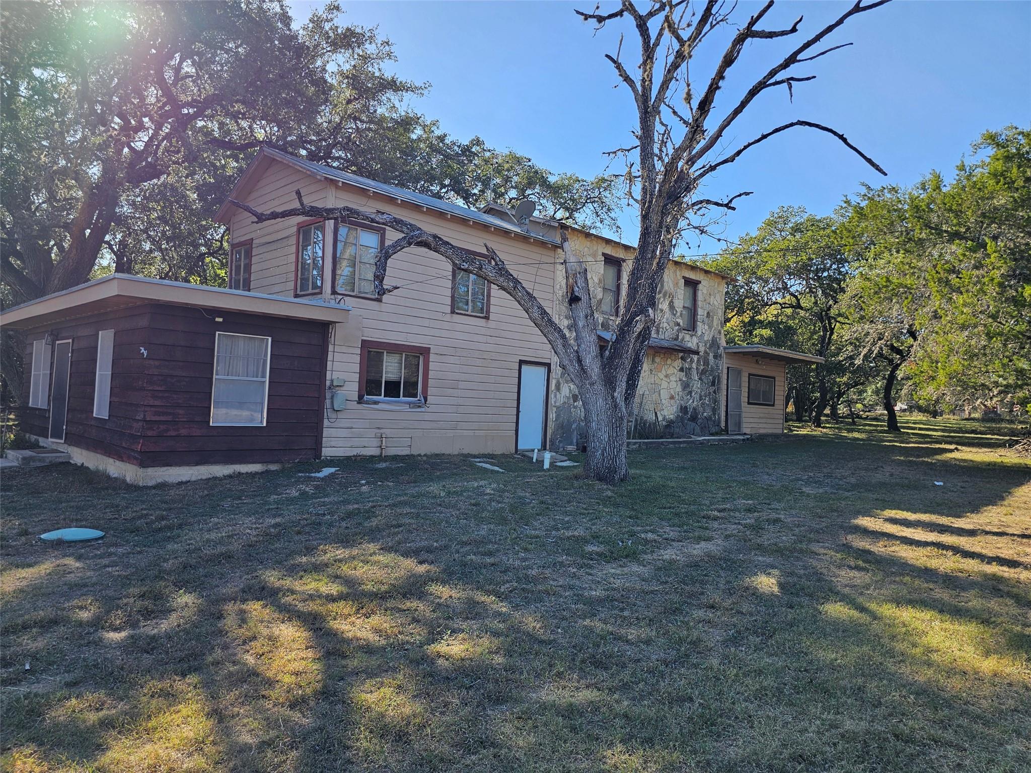 110 Maricopa Dr, Canyon Lake, TX 78133