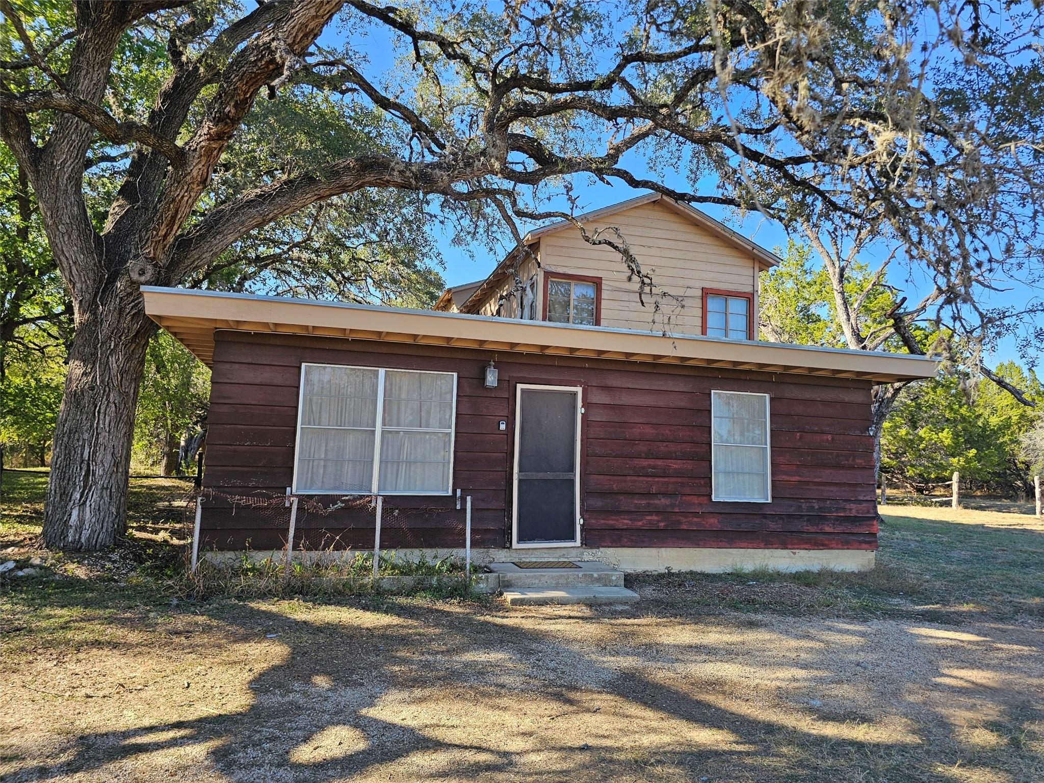 110 Maricopa Dr, Canyon Lake, TX 78133