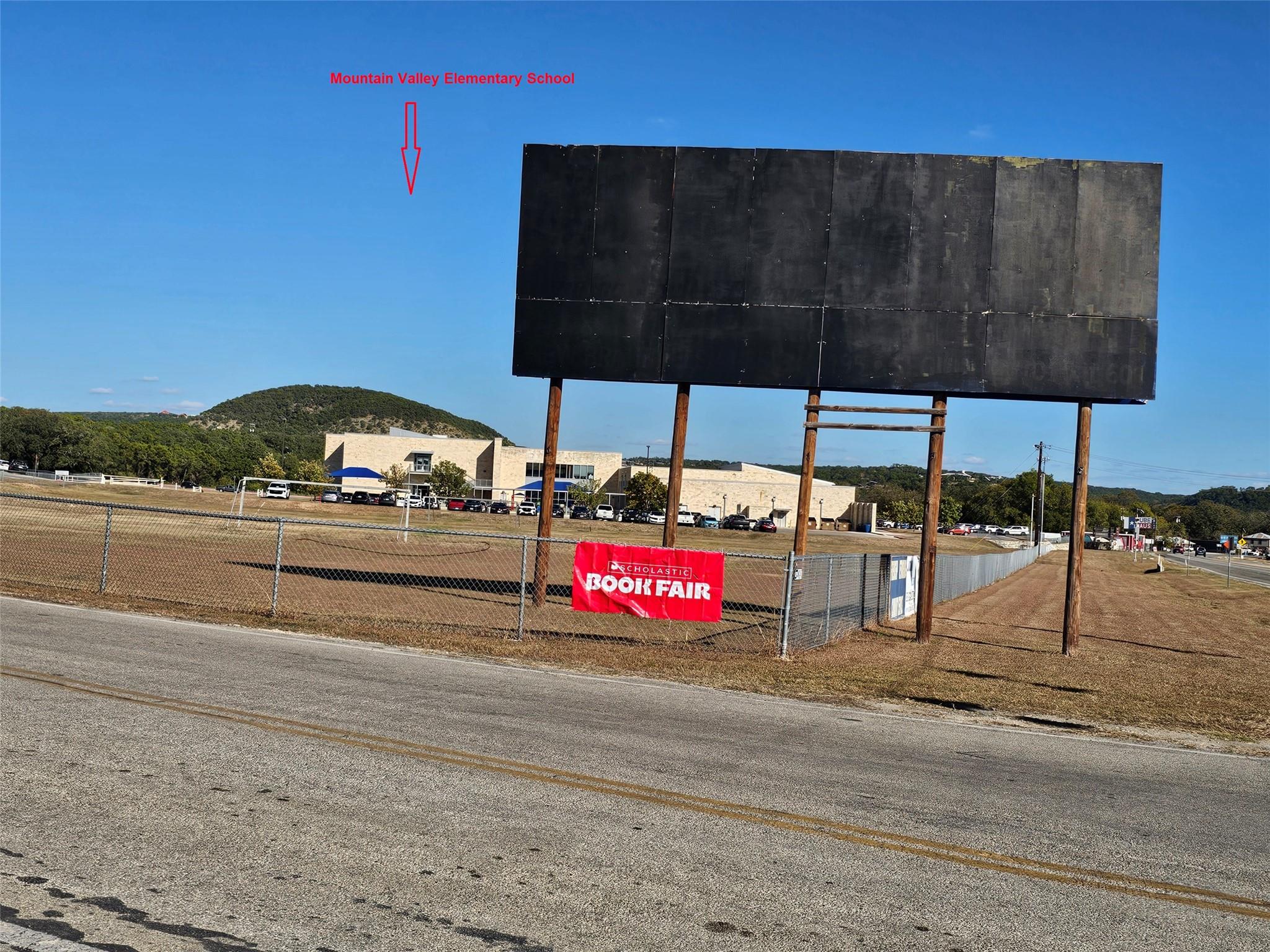 110 Maricopa Dr, Canyon Lake, TX 78133