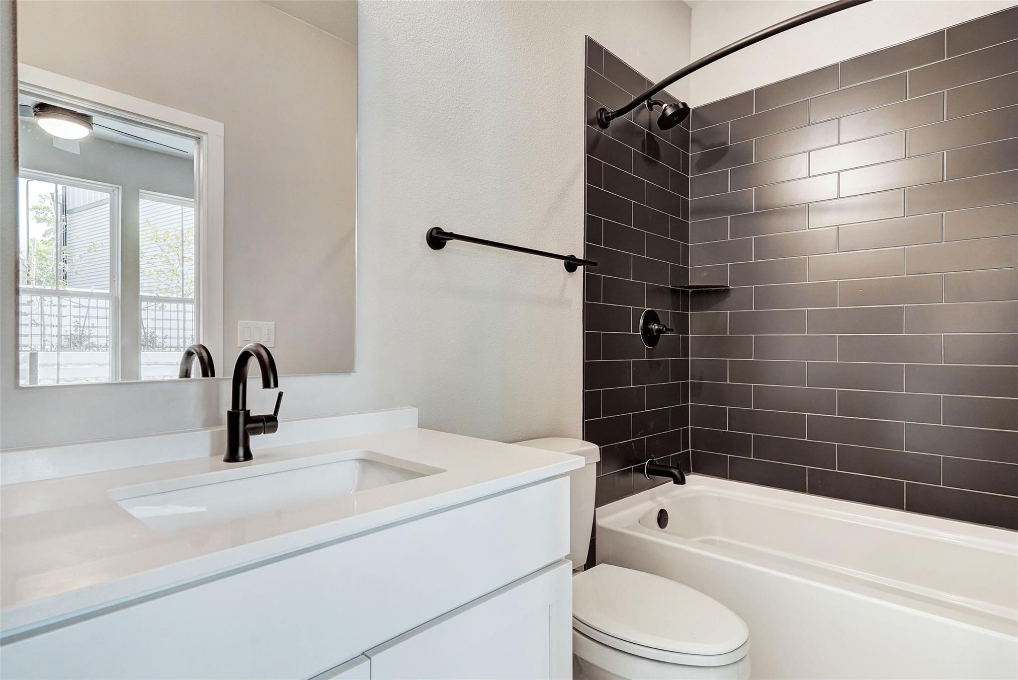 3809 Valley View Rd # 13, Austin, TX 78704