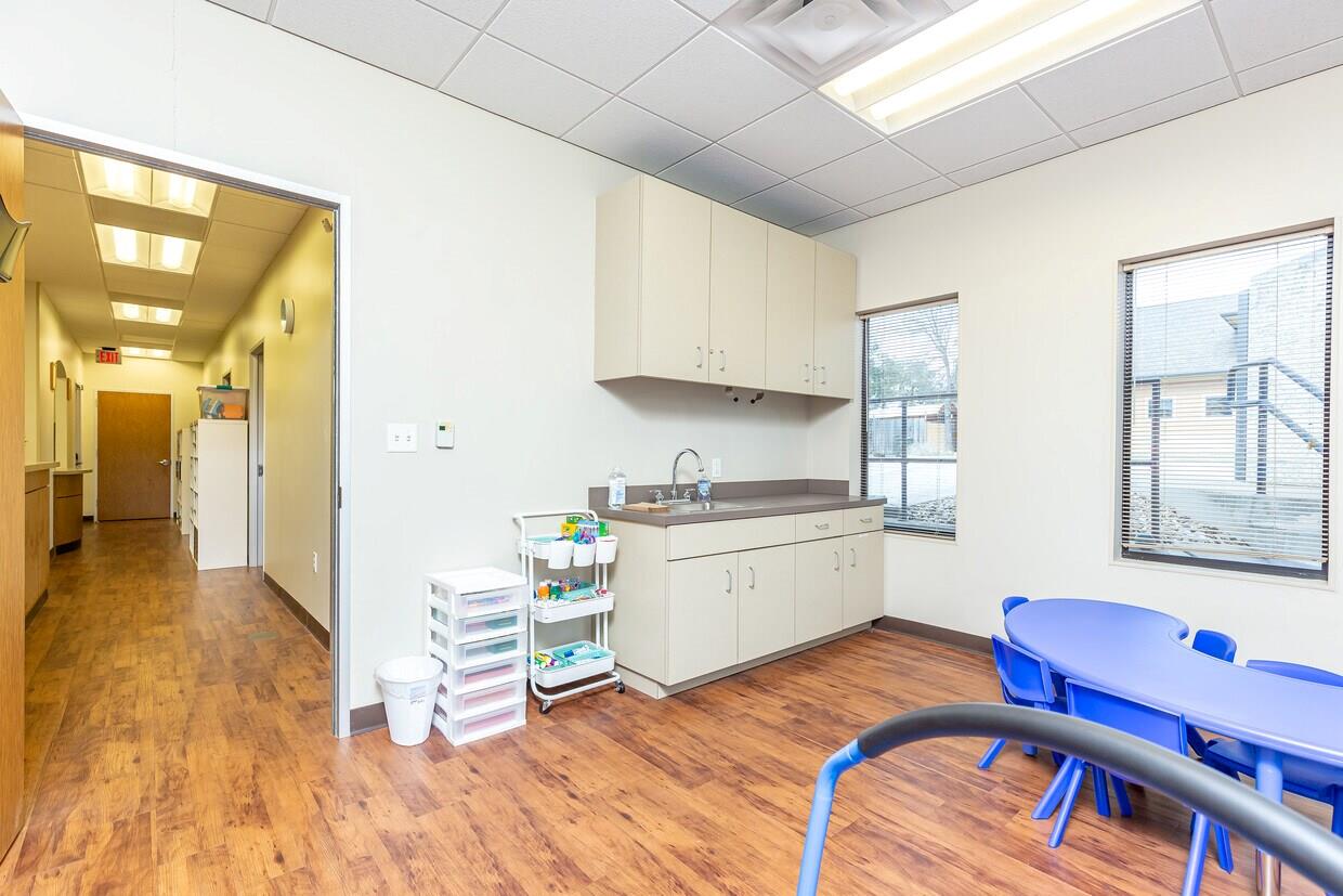 11901 W Parmer Ln # 300, Cedar Park, TX 78613