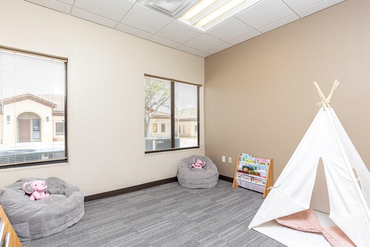 11901 W Parmer Ln # 300, Cedar Park, TX 78613