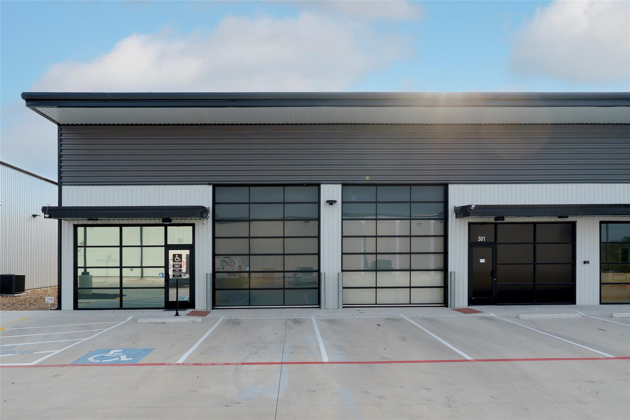 19832 Panther Dr # 301, Pflugerville, TX 78660