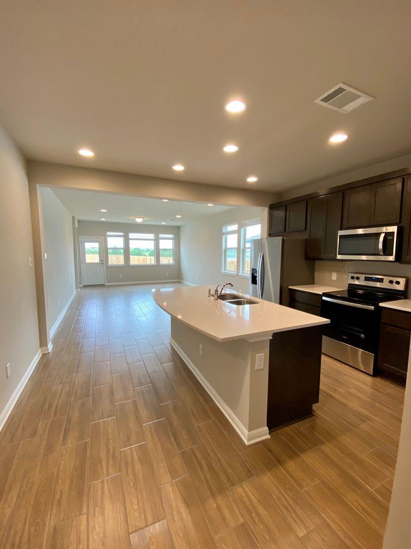 103 Wild Wind Cv, Jarrell, TX 76537