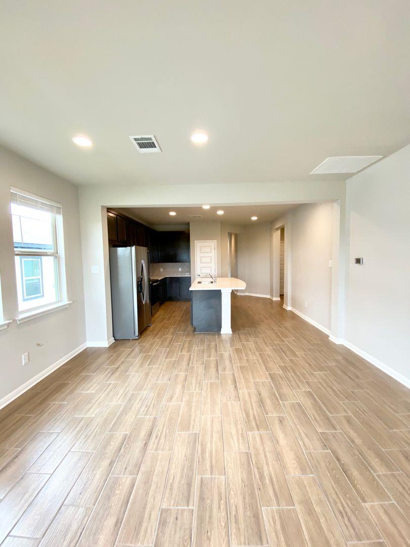 103 Wild Wind Cv, Jarrell, TX 76537