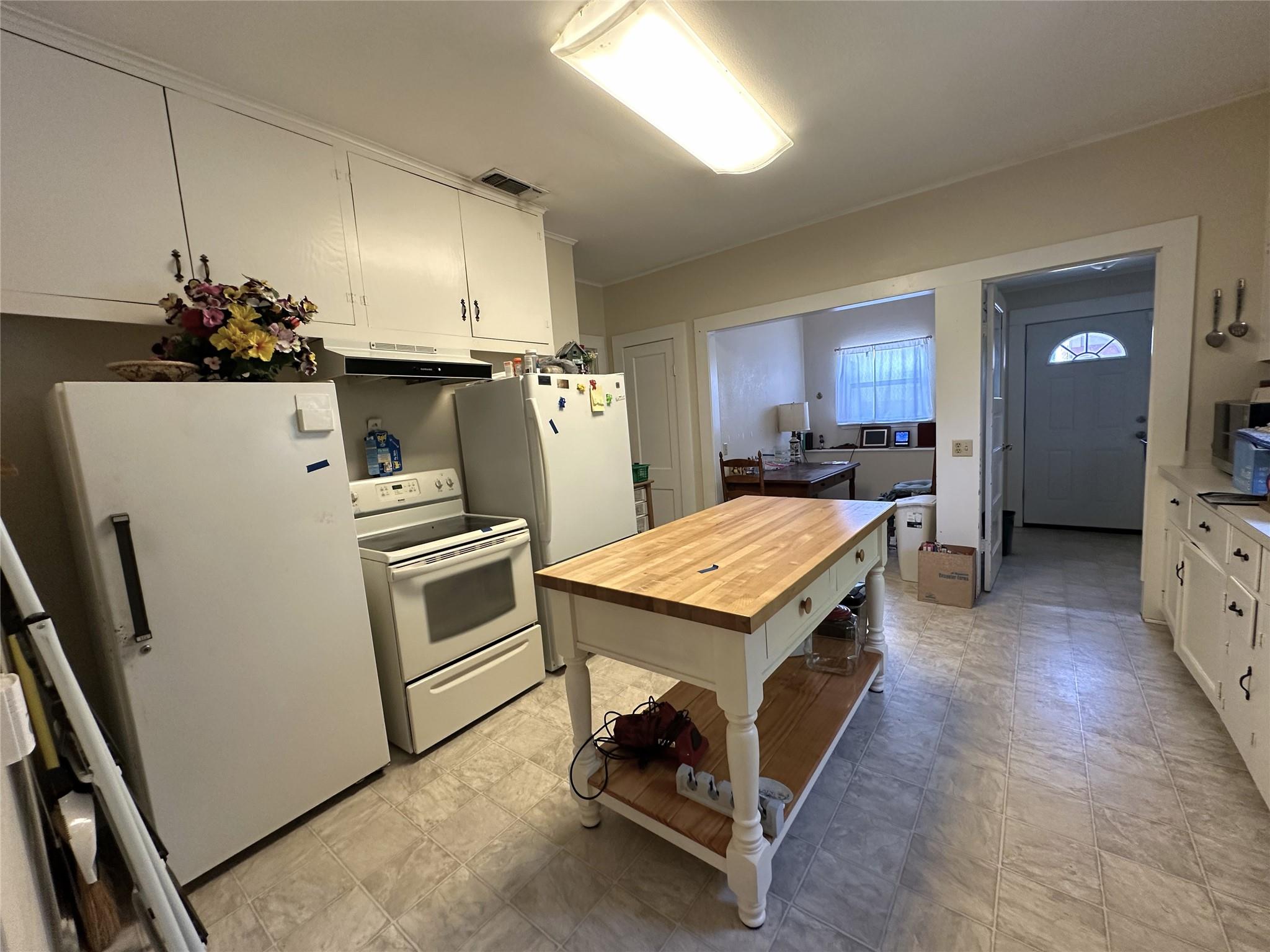 258 South Washington St, La Grange, TX 78945