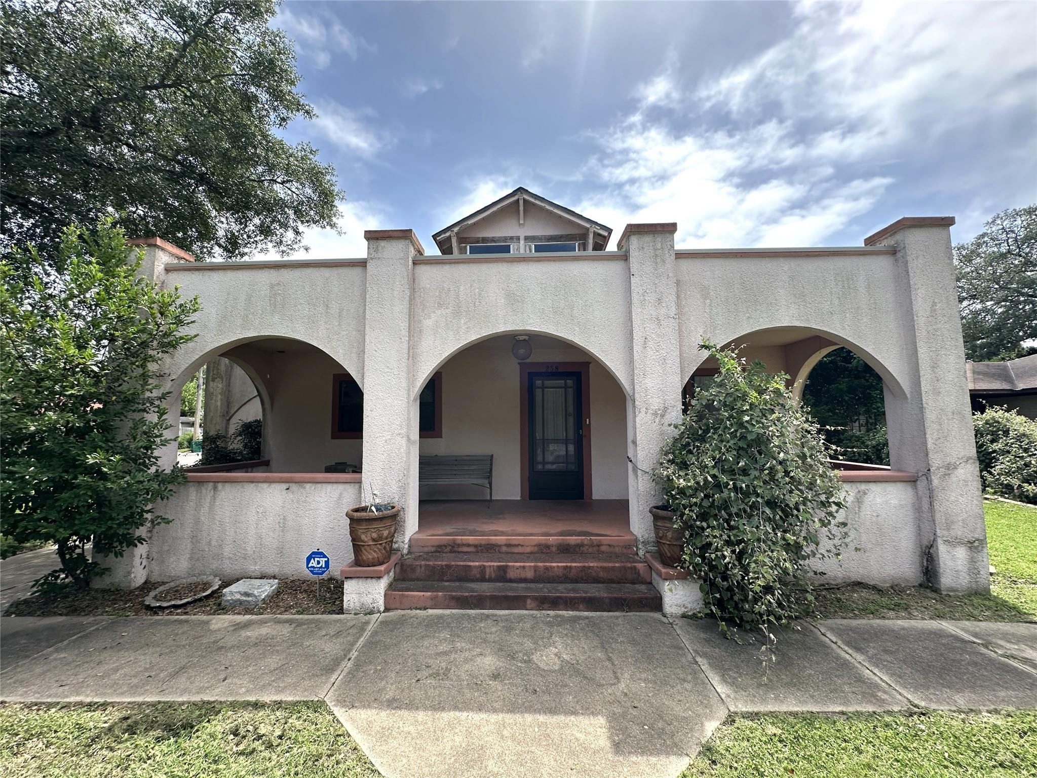 258 South Washington St, La Grange, TX 78945