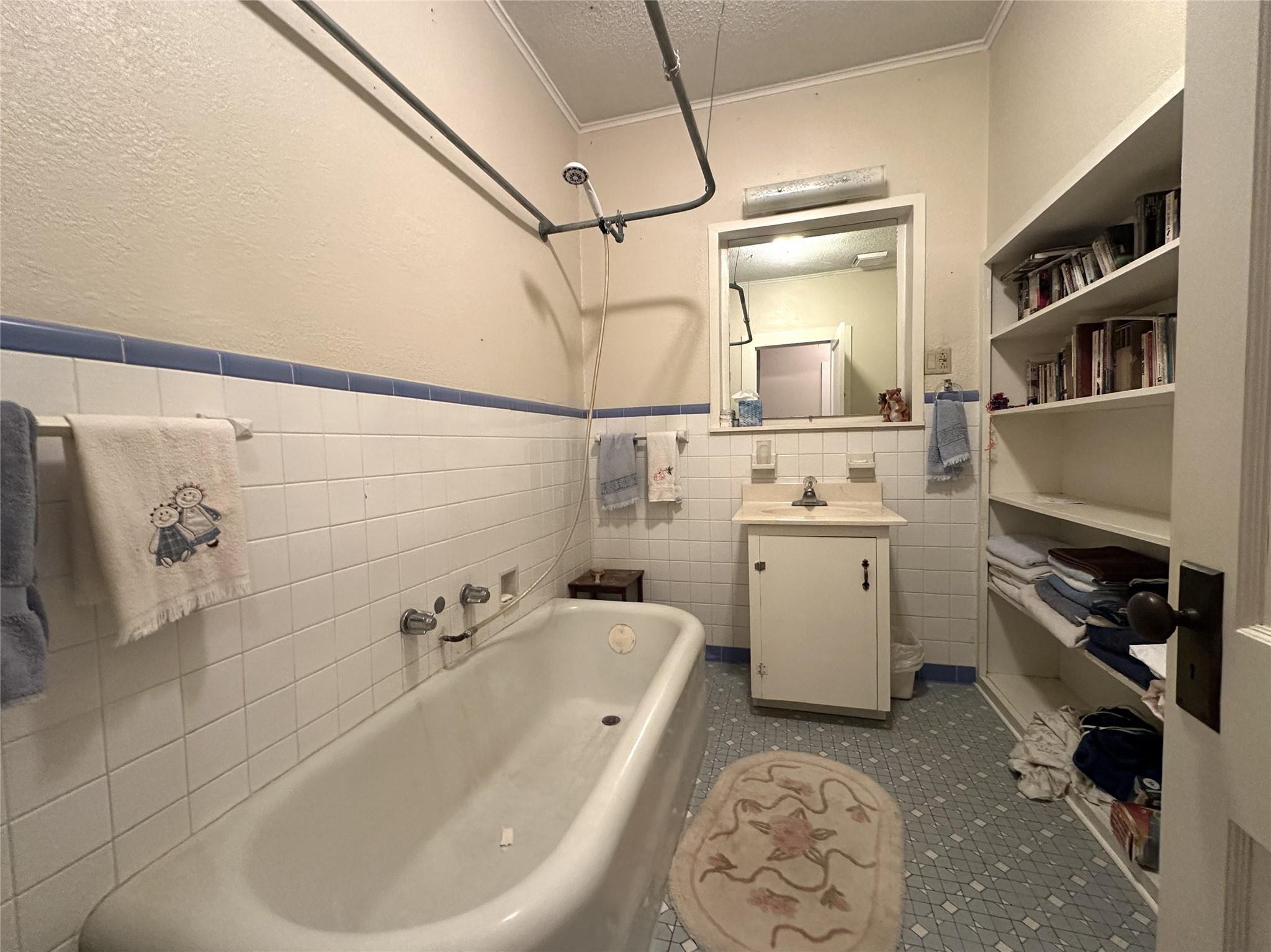 258 South Washington St, La Grange, TX 78945