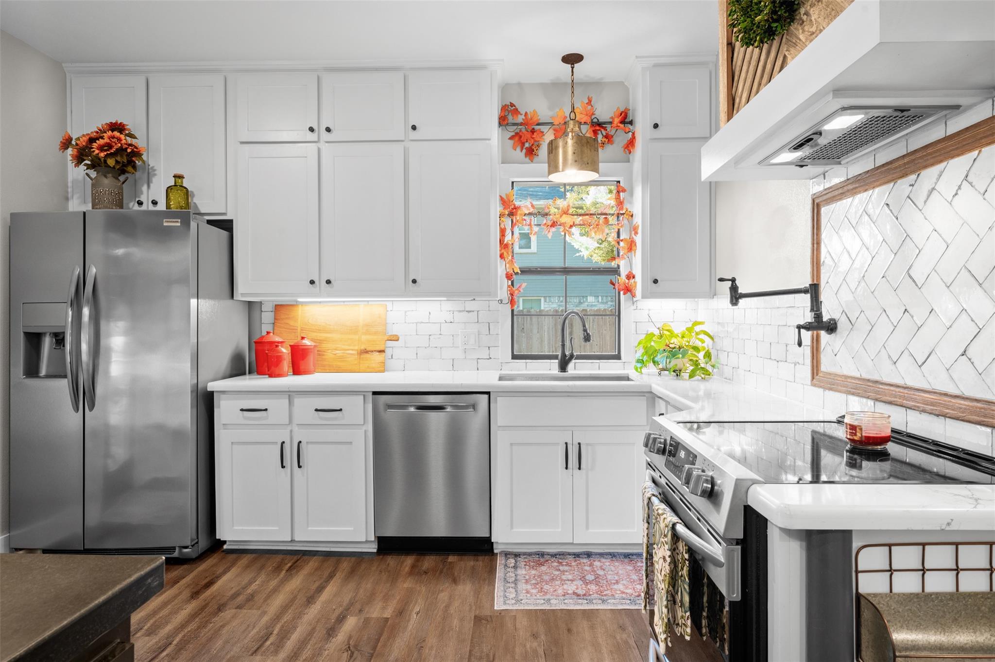 1005 E 14th St, Cameron, TX 76520