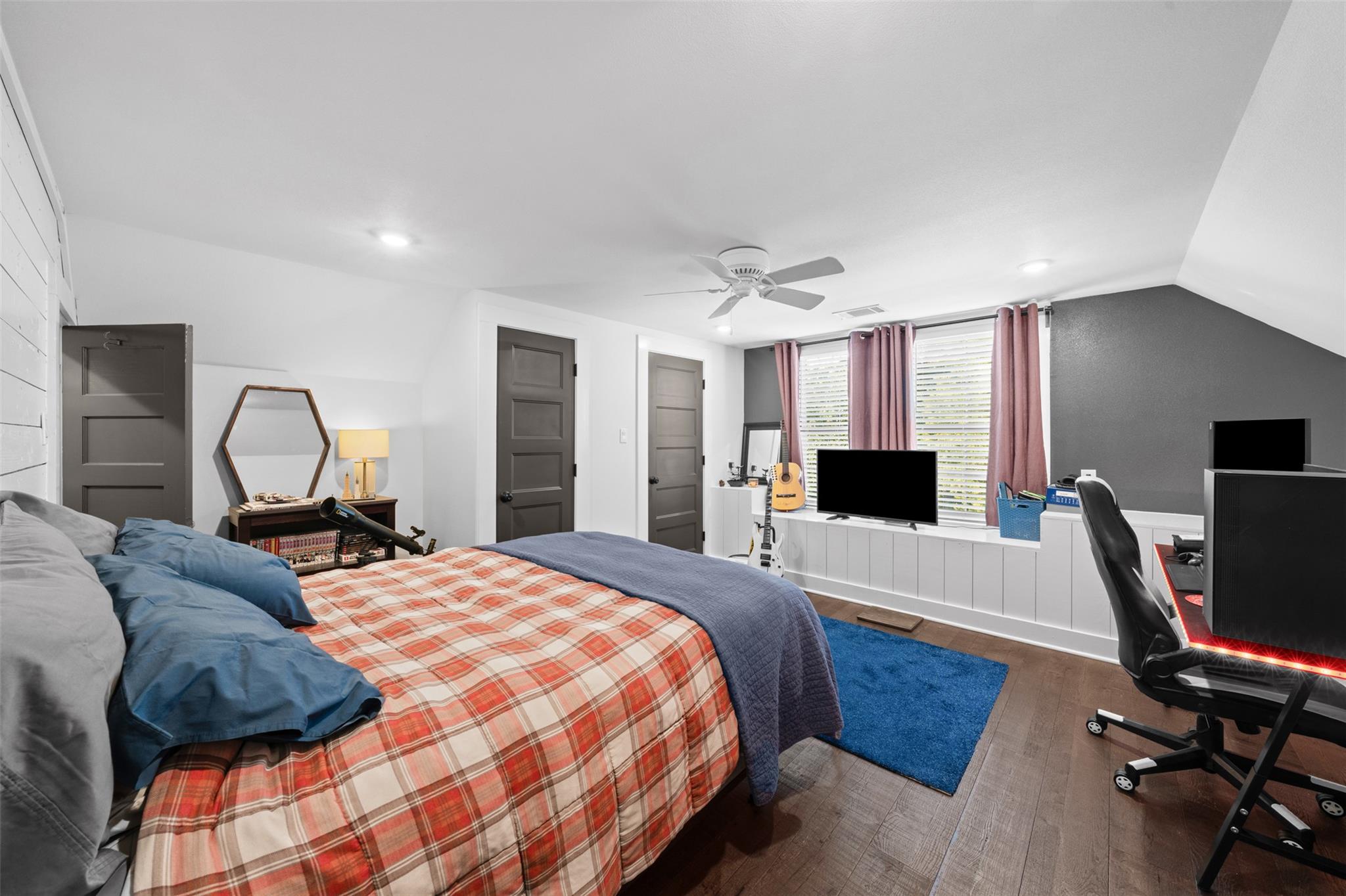 1005 E 14th St, Cameron, TX 76520