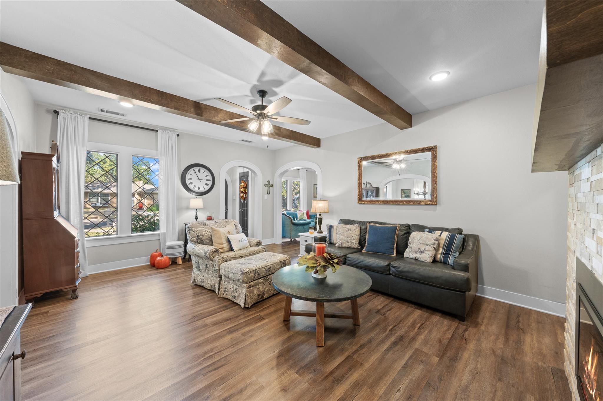 1005 E 14th St, Cameron, TX 76520