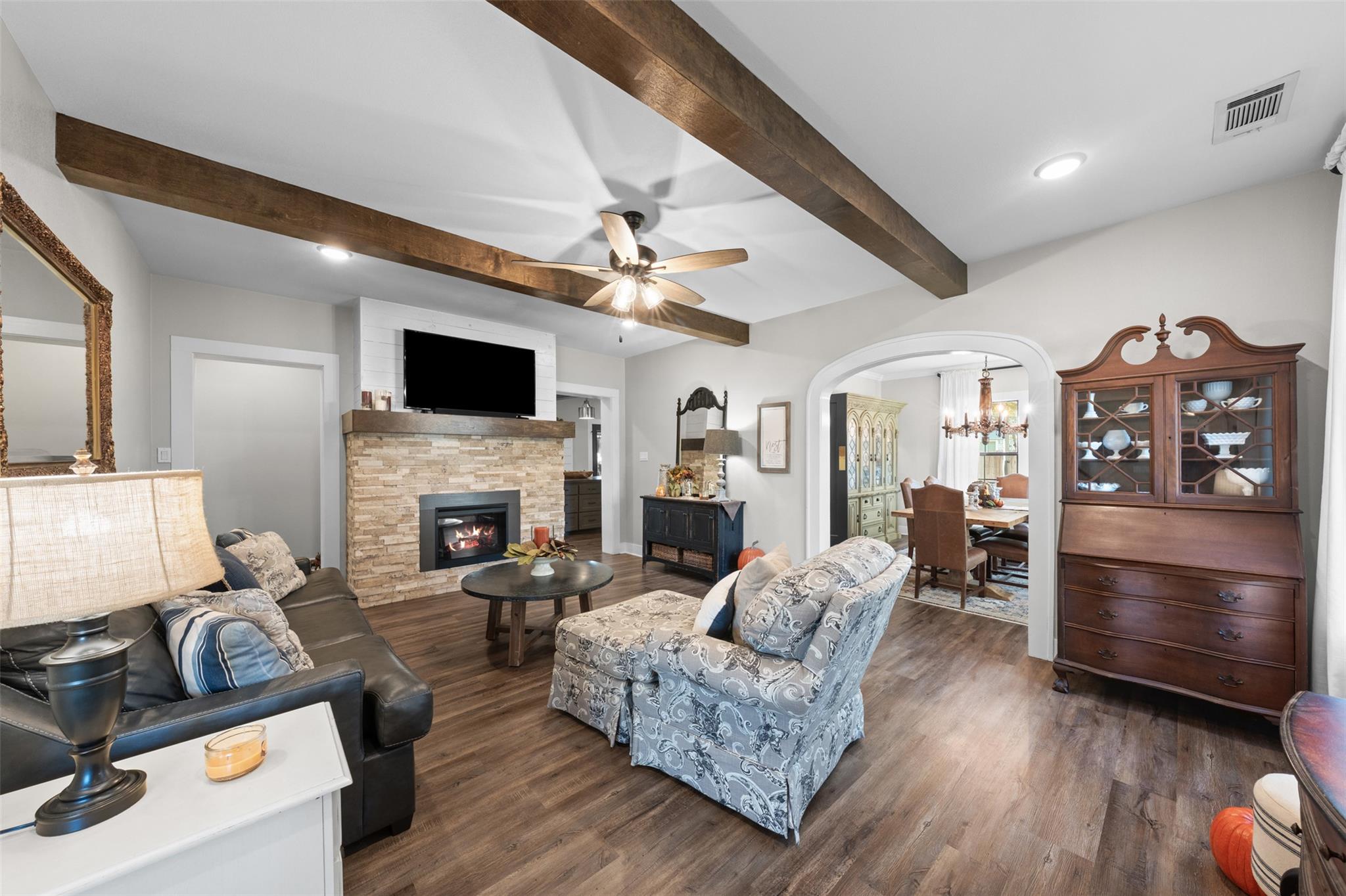 1005 E 14th St, Cameron, TX 76520