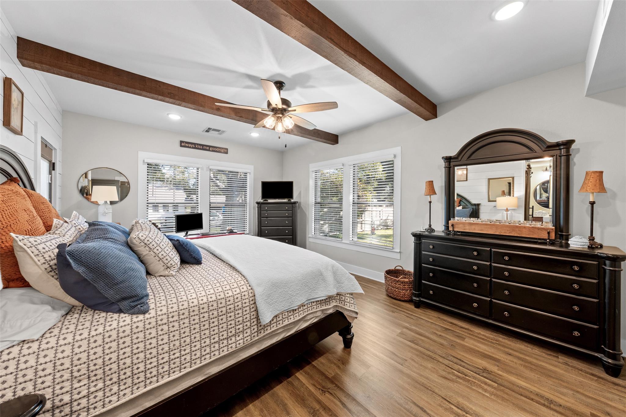 1005 E 14th St, Cameron, TX 76520