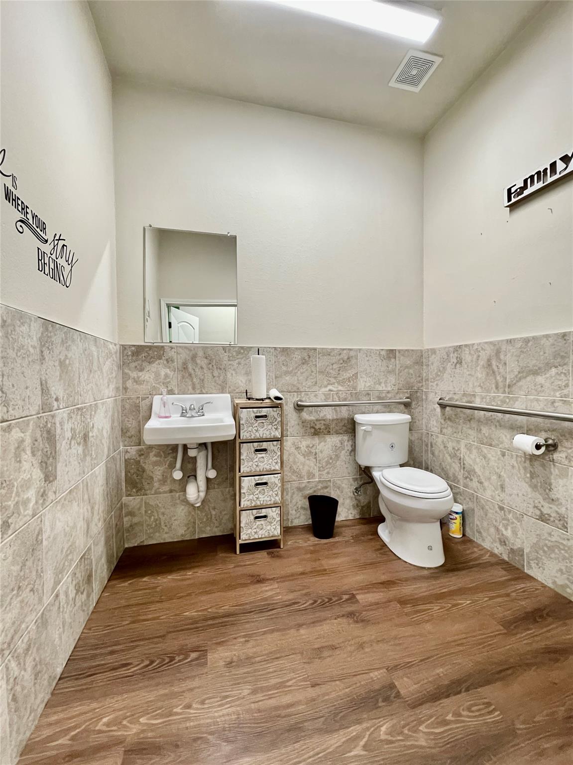 1913 Dutton Dr # 305, San Marcos, TX 78666