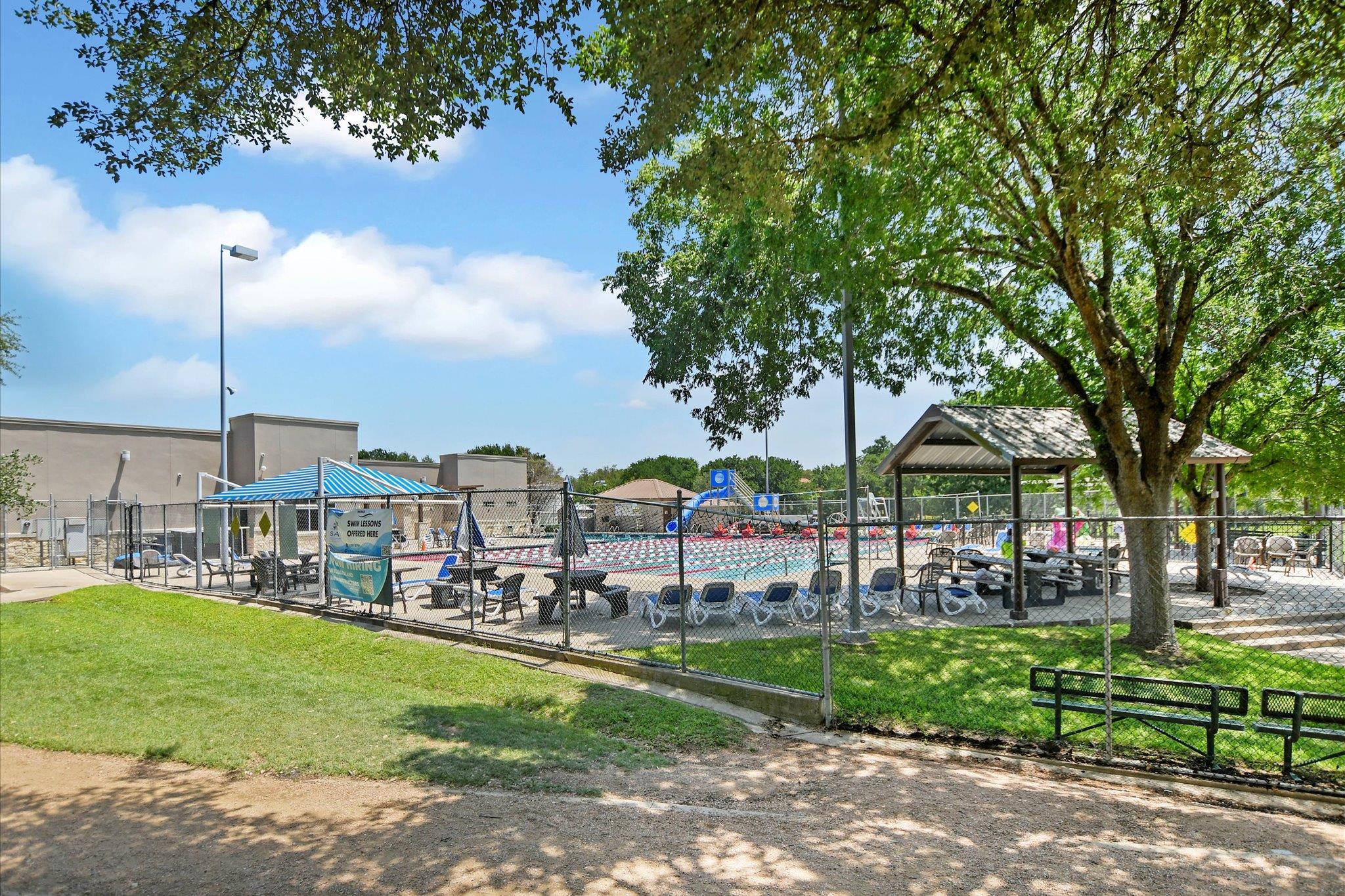 6808 Luckenbach Ln, Austin, TX 78729