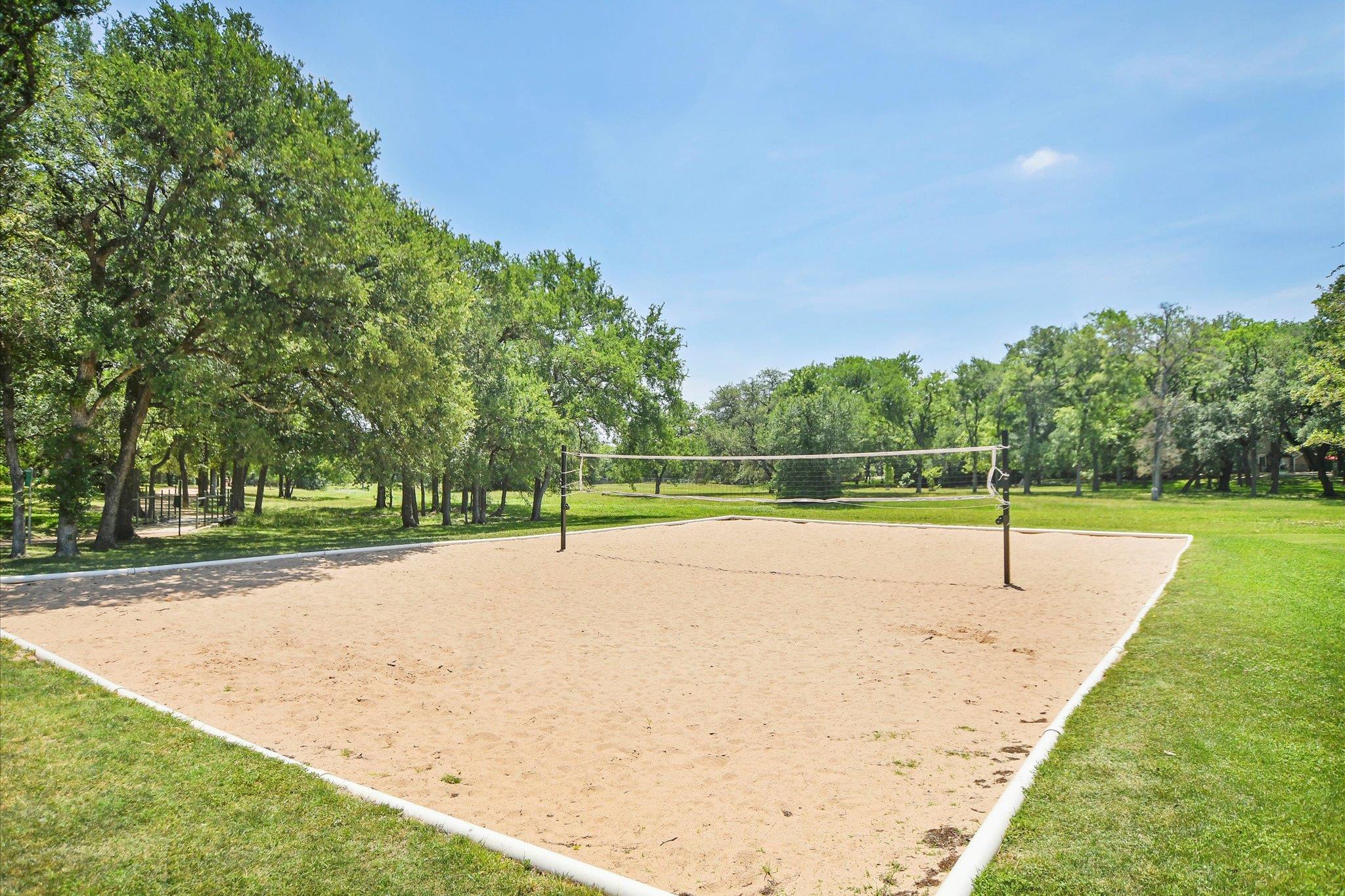 6808 Luckenbach Ln, Austin, TX 78729