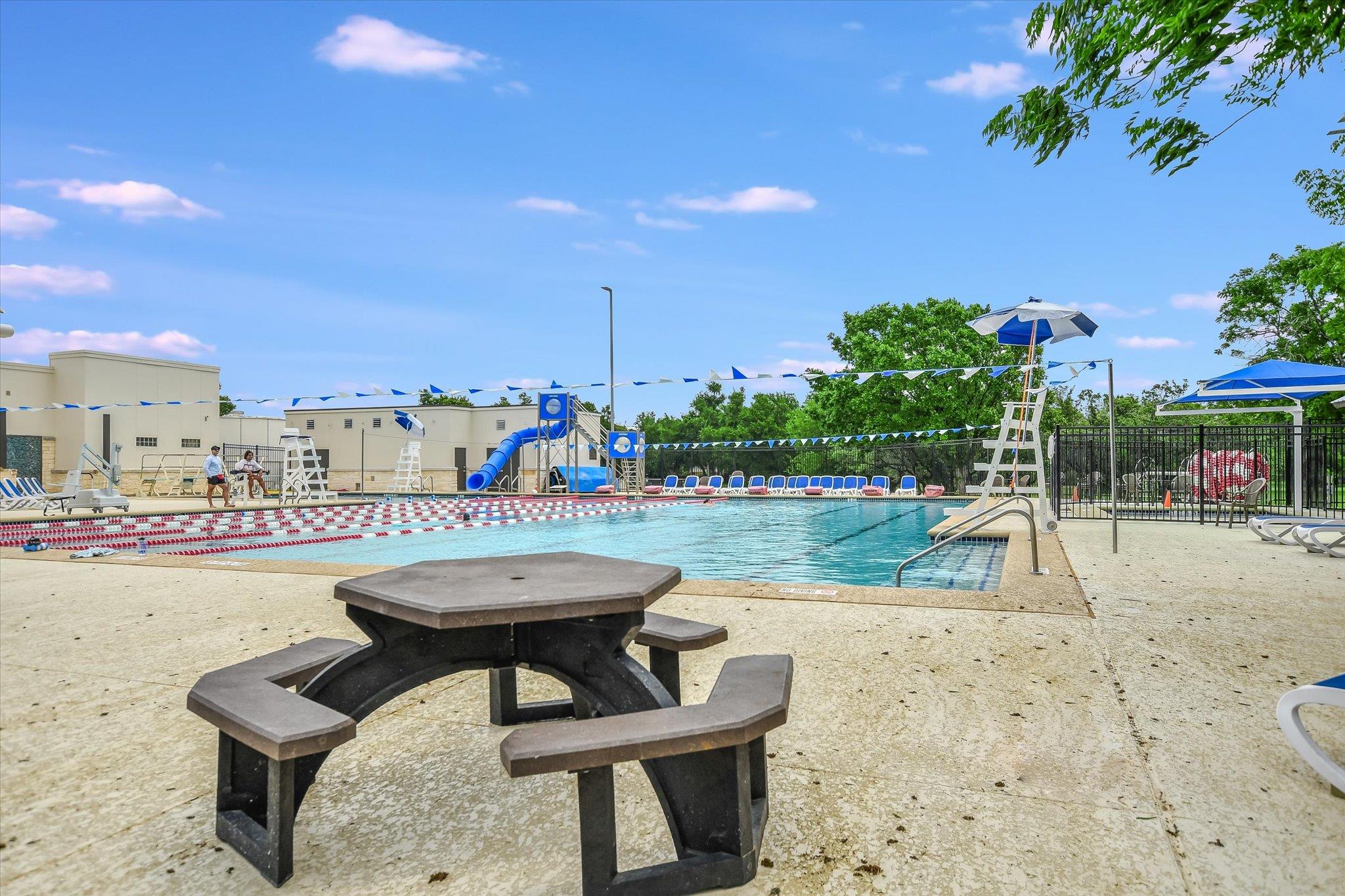 6808 Luckenbach Ln, Austin, TX 78729