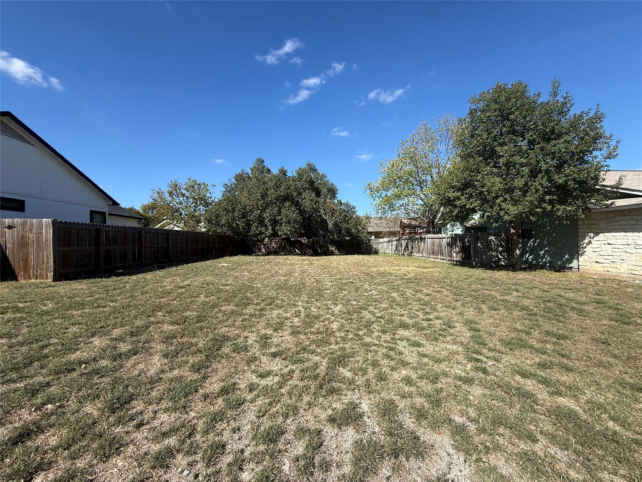2804 S Walker Dr, Leander, TX 78641