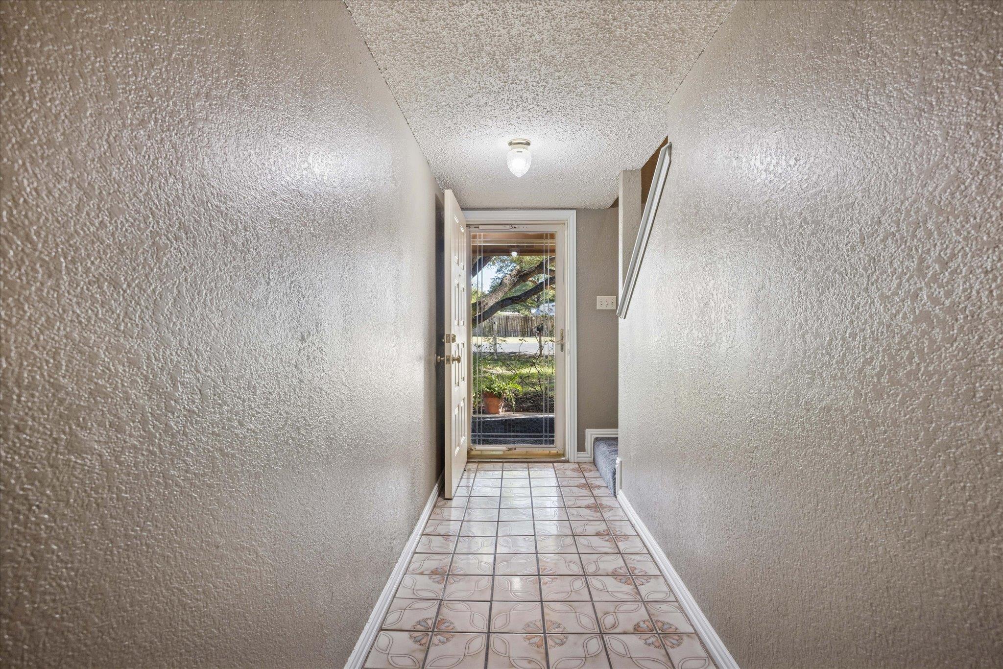 12902 Mystic Dr, Manchaca, TX 78652