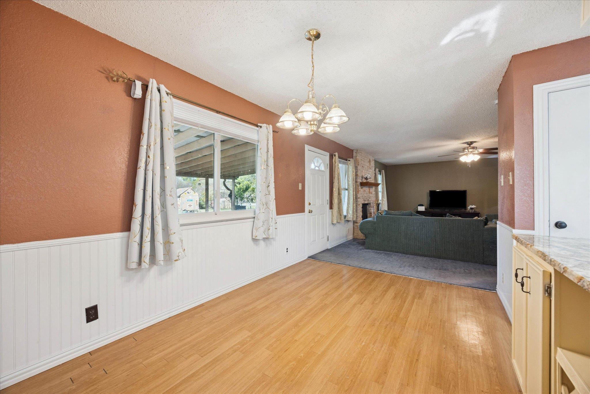 12902 Mystic Dr, Manchaca, TX 78652