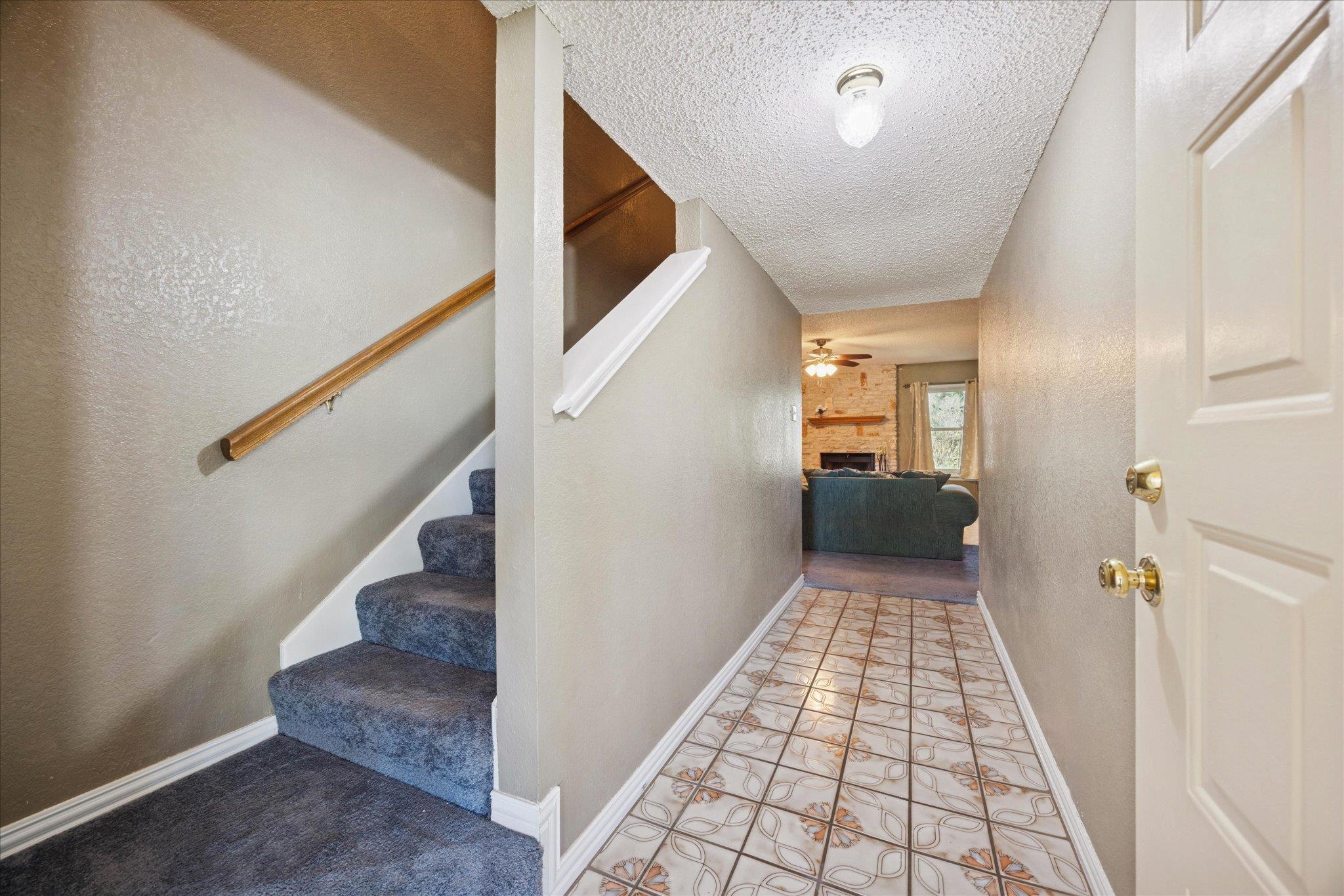 12902 Mystic Dr, Manchaca, TX 78652