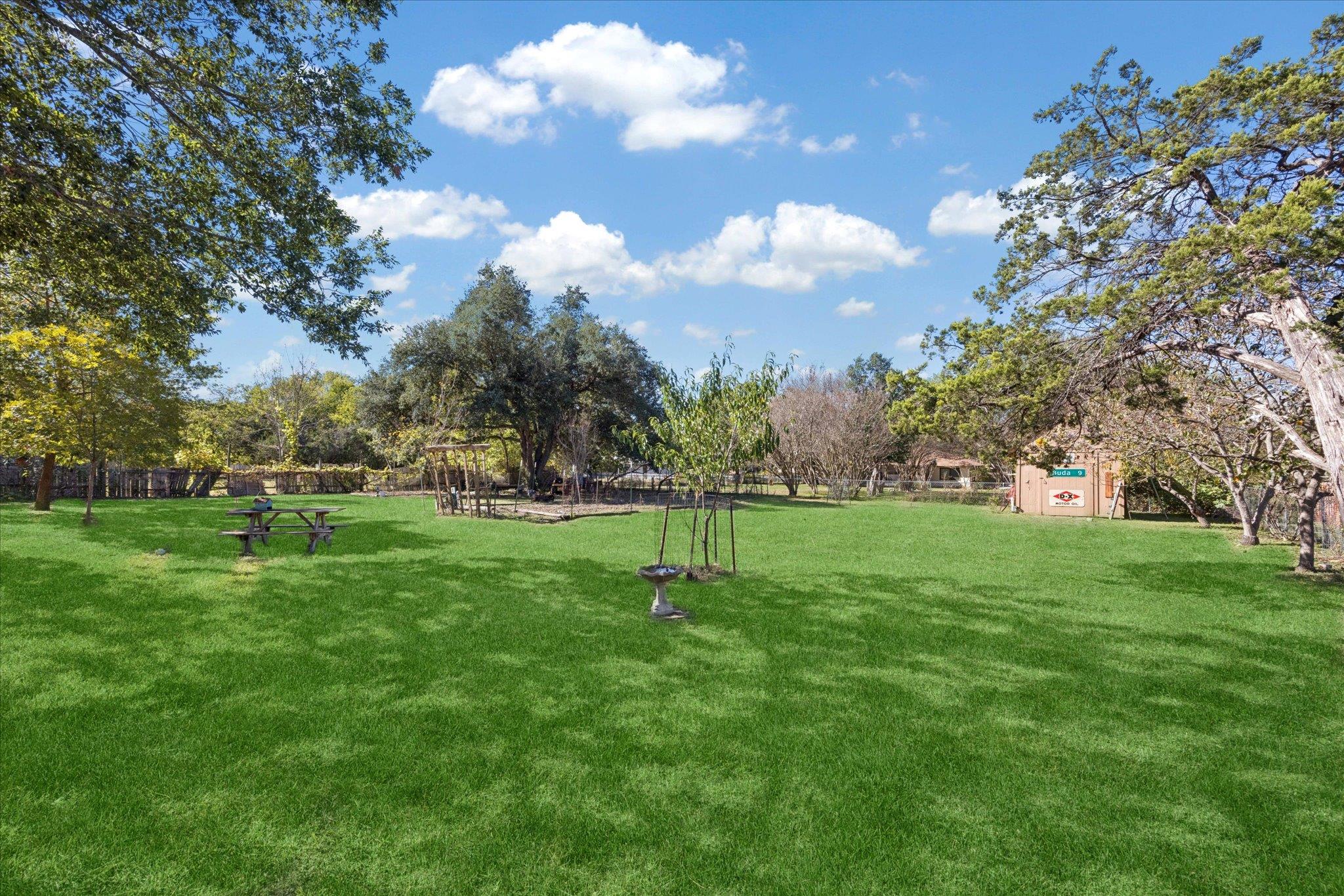 12902 Mystic Dr, Manchaca, TX 78652