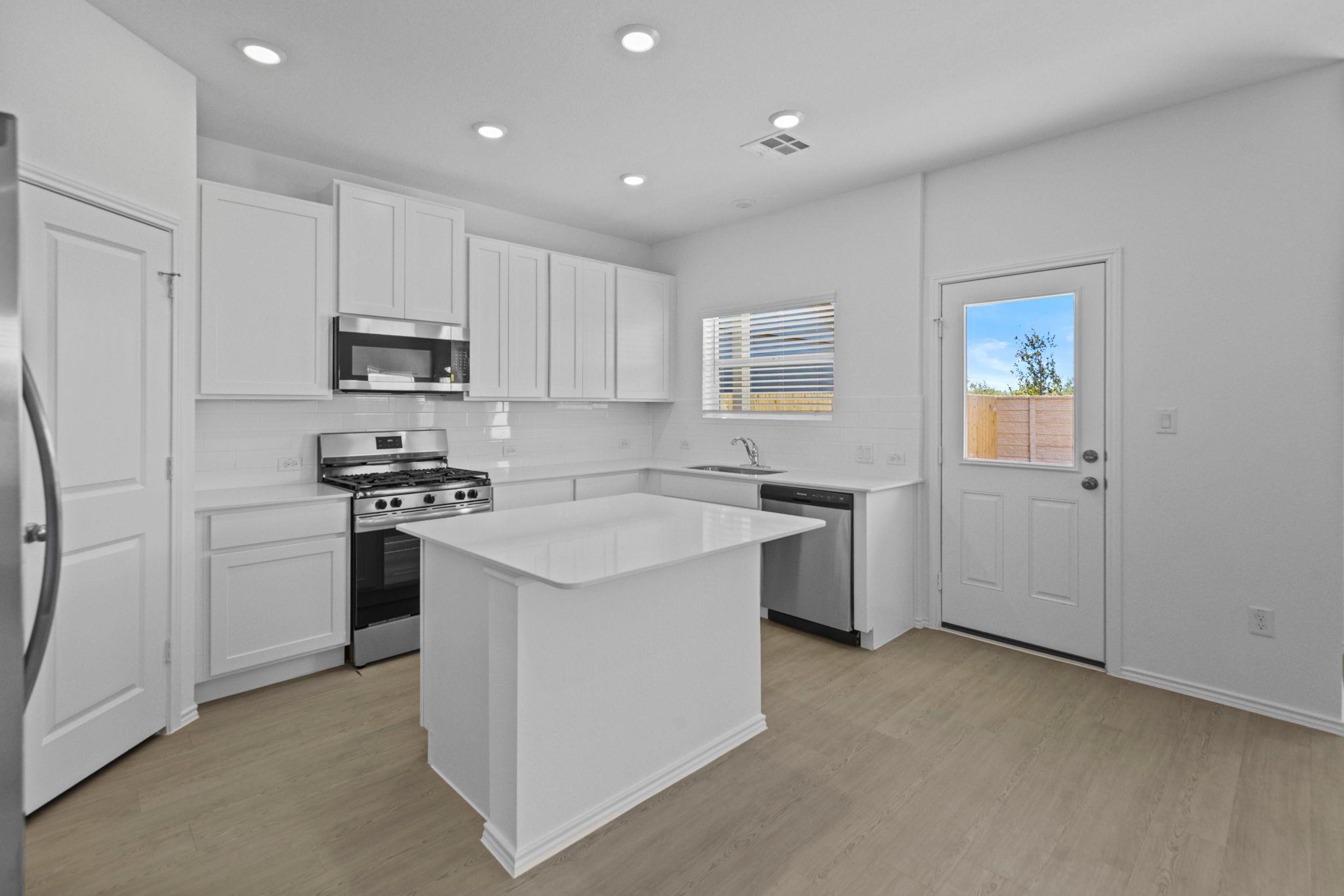 961 Soapstone Pass, Maxwell, TX 78656