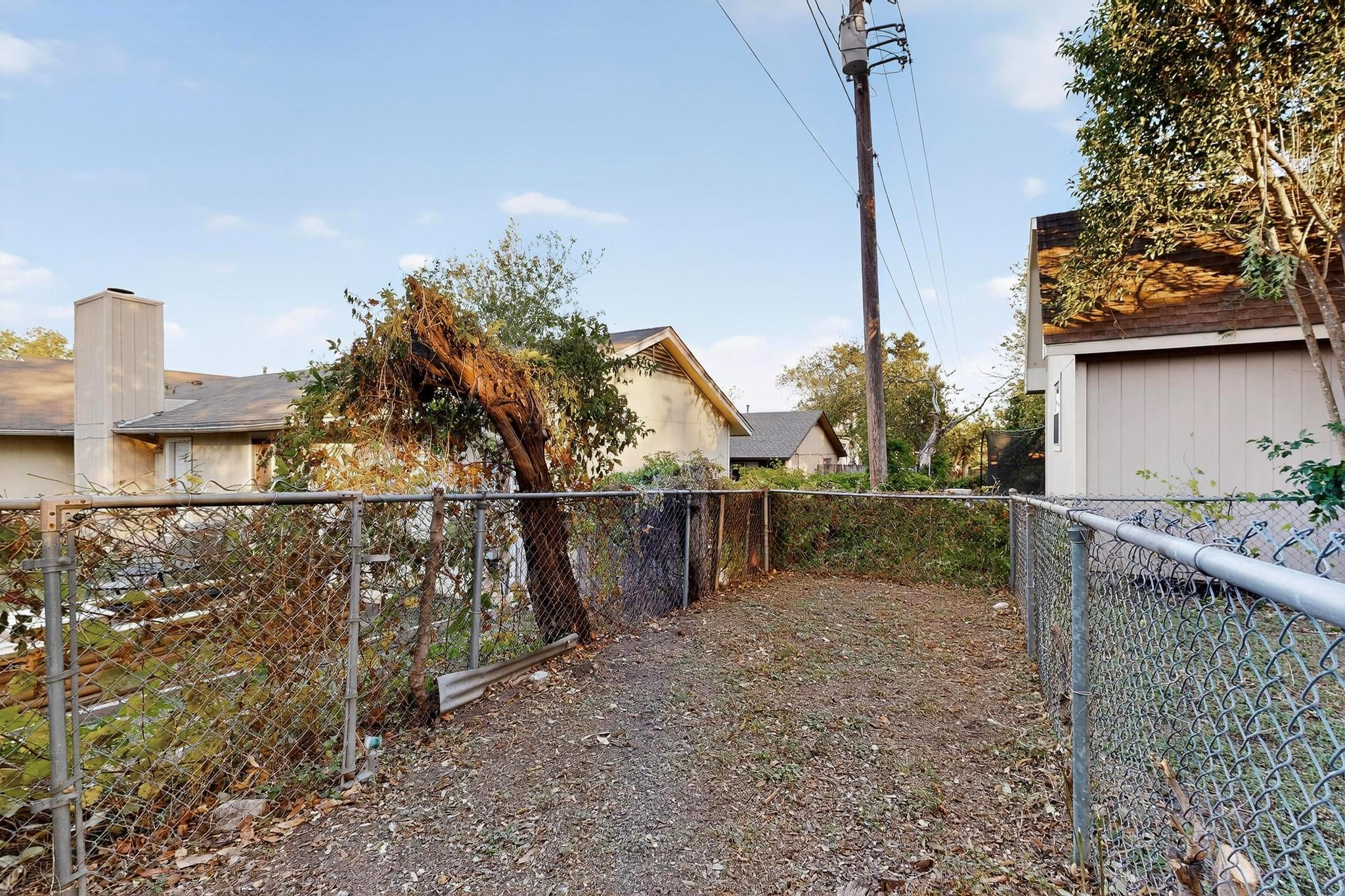 912 Speer Ln, Austin, TX 78745