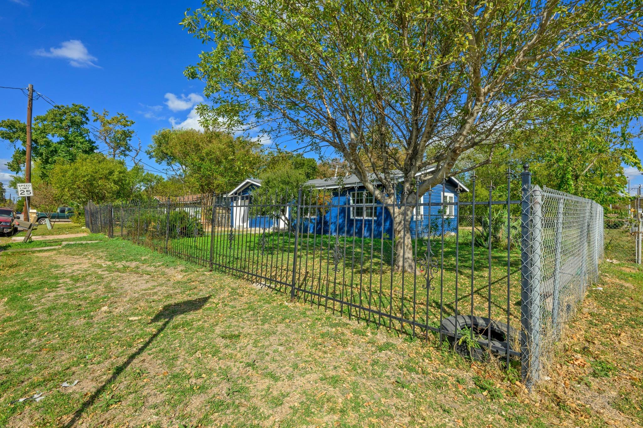 6214 Club Ter, Austin, TX 78741