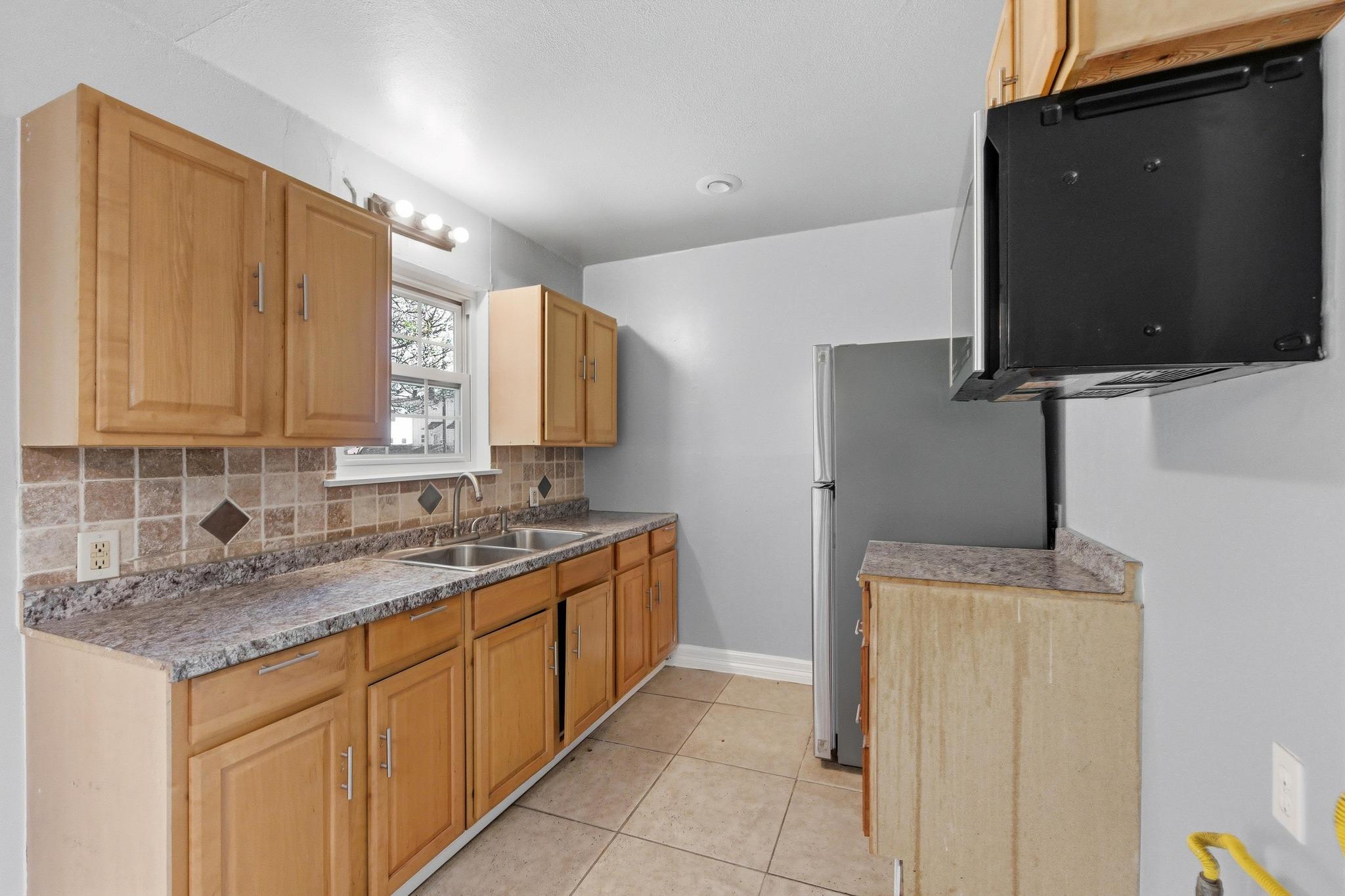 6214 Club Ter, Austin, TX 78741