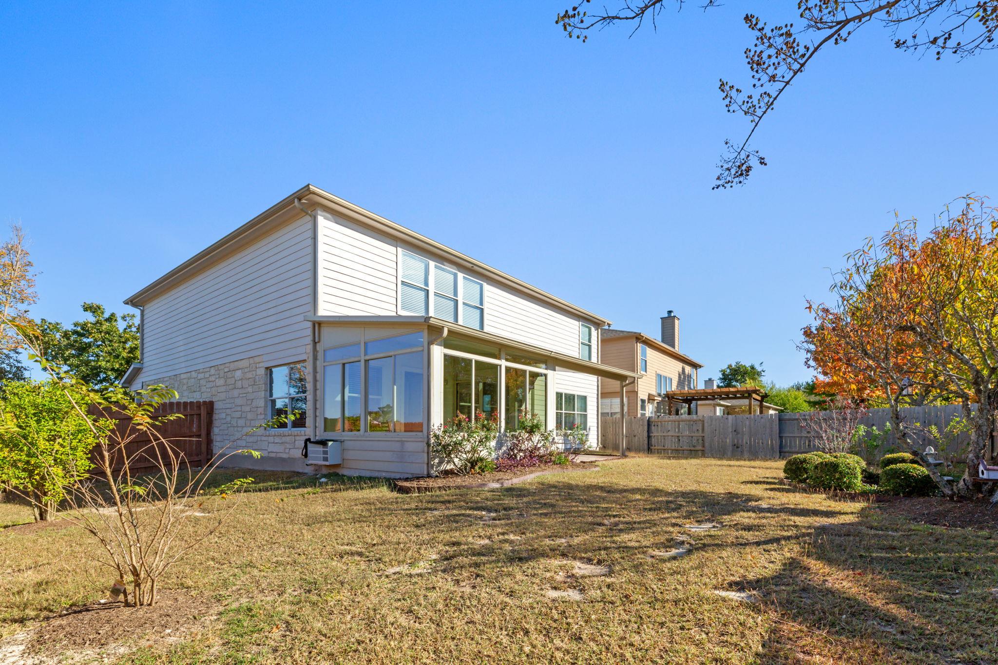 172 Chaparro Dr, Kyle, TX 78640