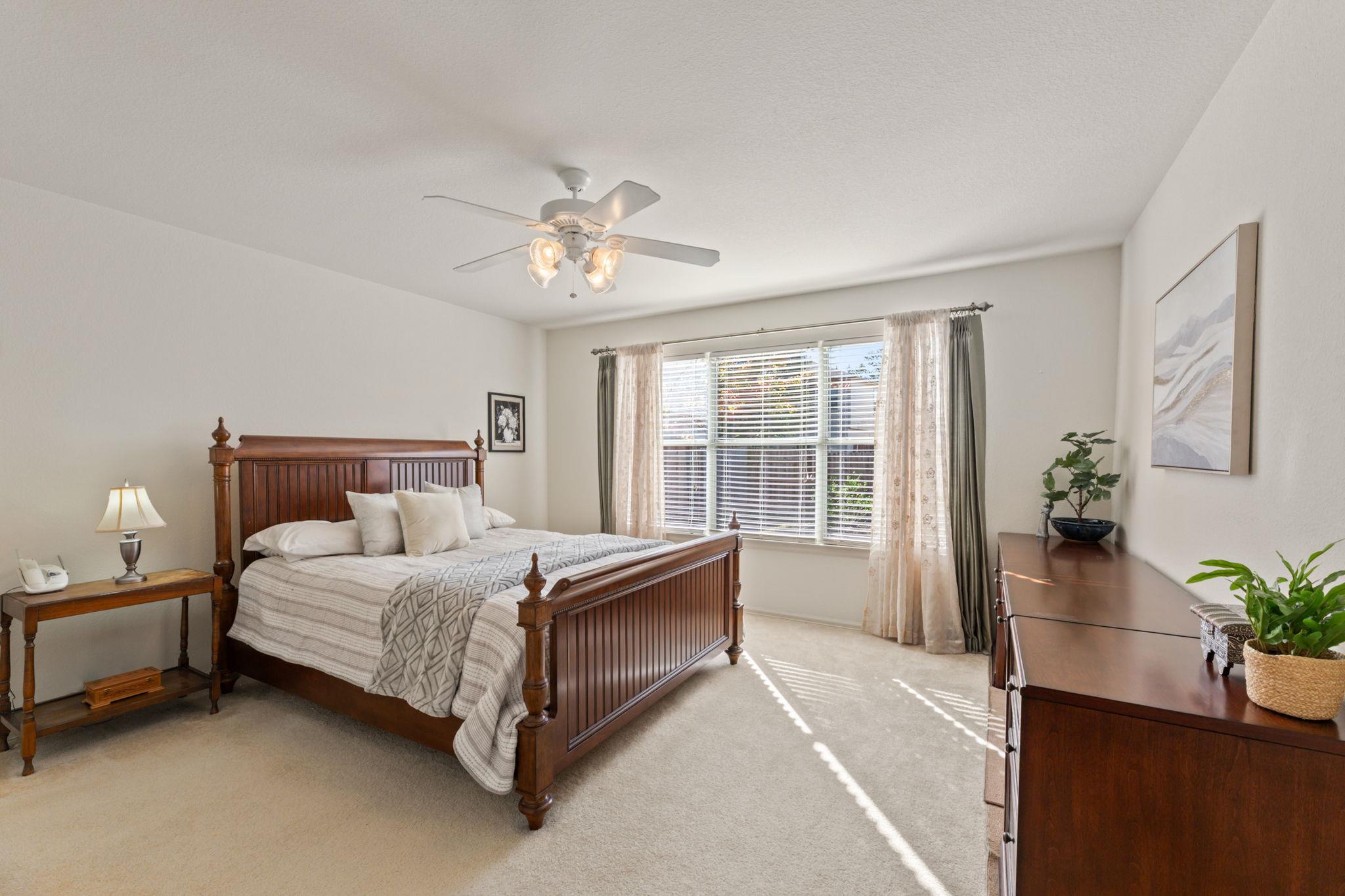 172 Chaparro Dr, Kyle, TX 78640