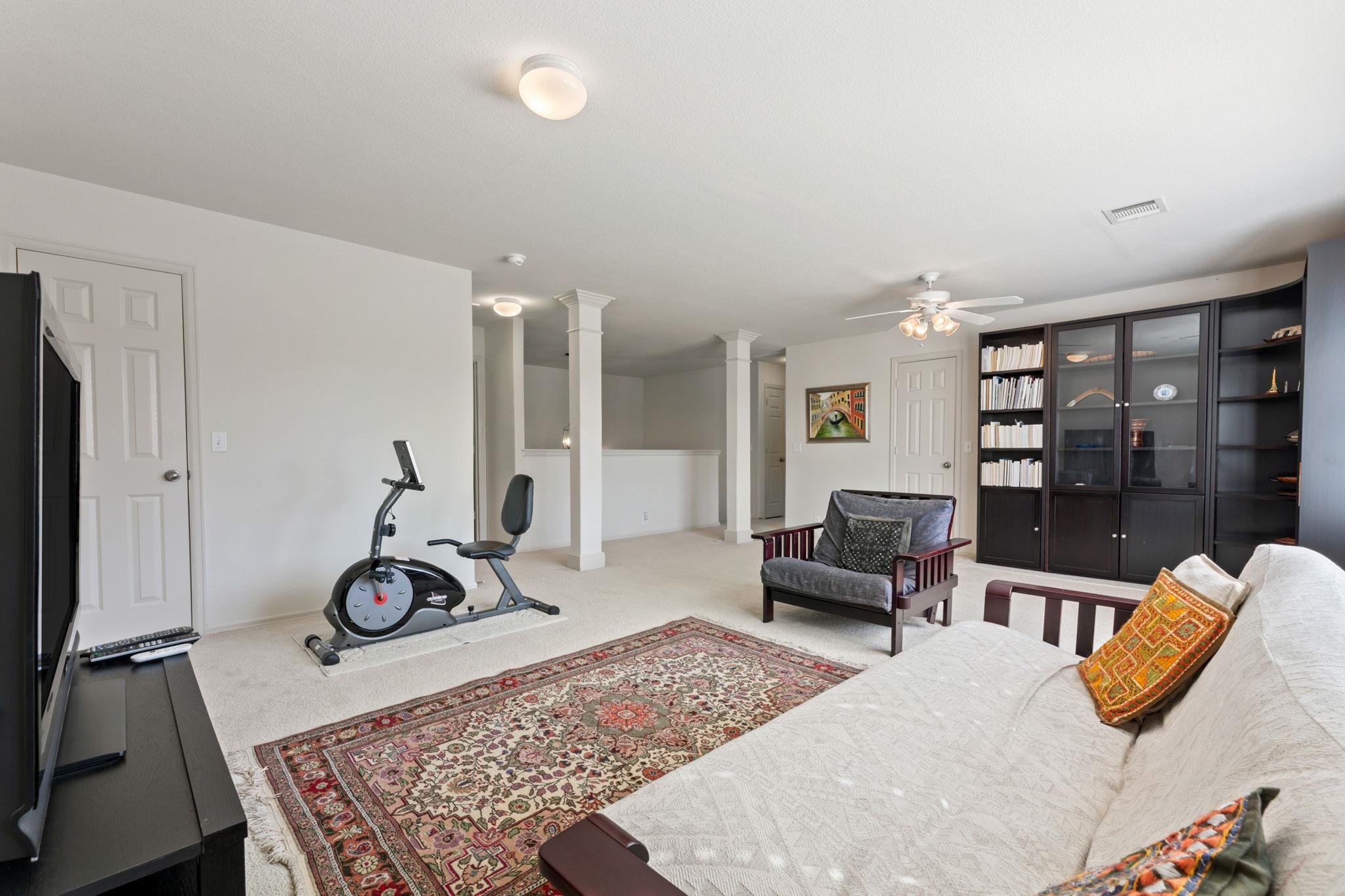 172 Chaparro Dr, Kyle, TX 78640