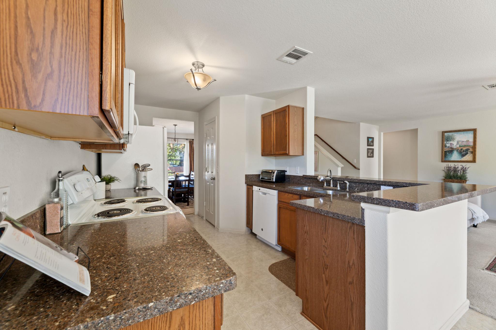 172 Chaparro Dr, Kyle, TX 78640