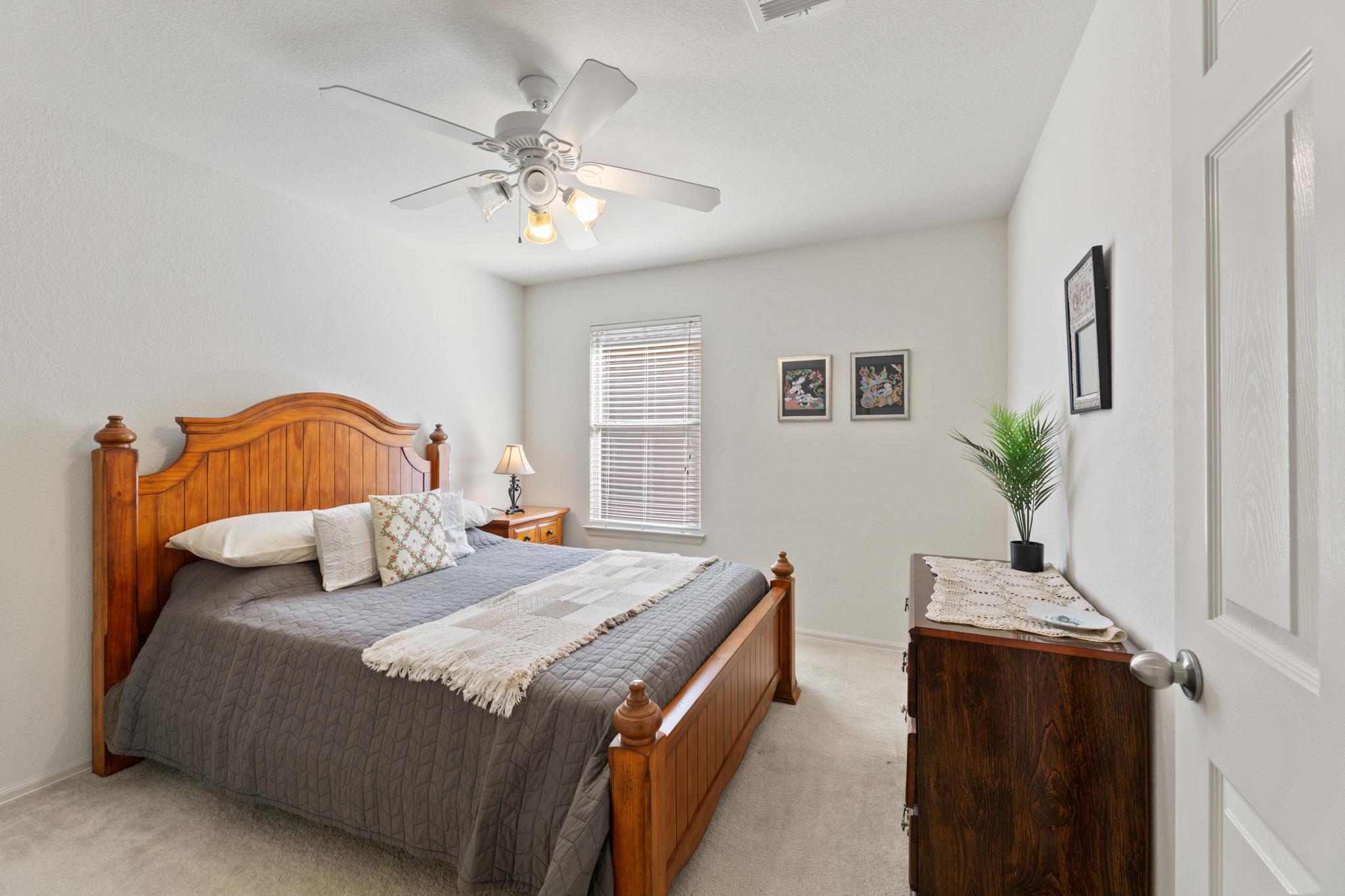 172 Chaparro Dr, Kyle, TX 78640