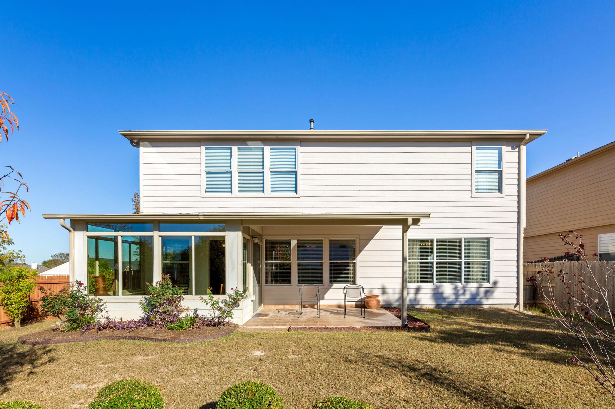 172 Chaparro Dr, Kyle, TX 78640