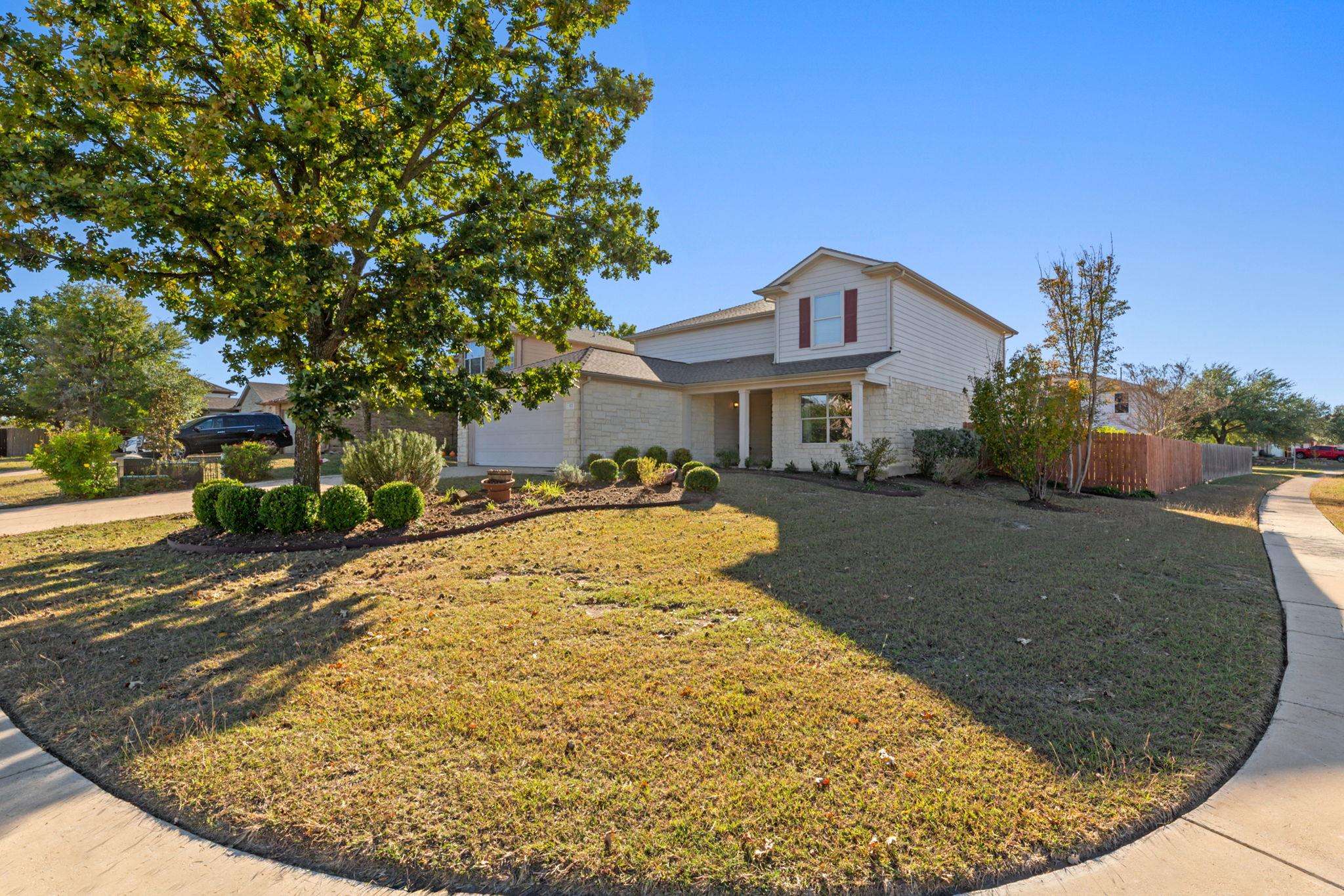 172 Chaparro Dr, Kyle, TX 78640