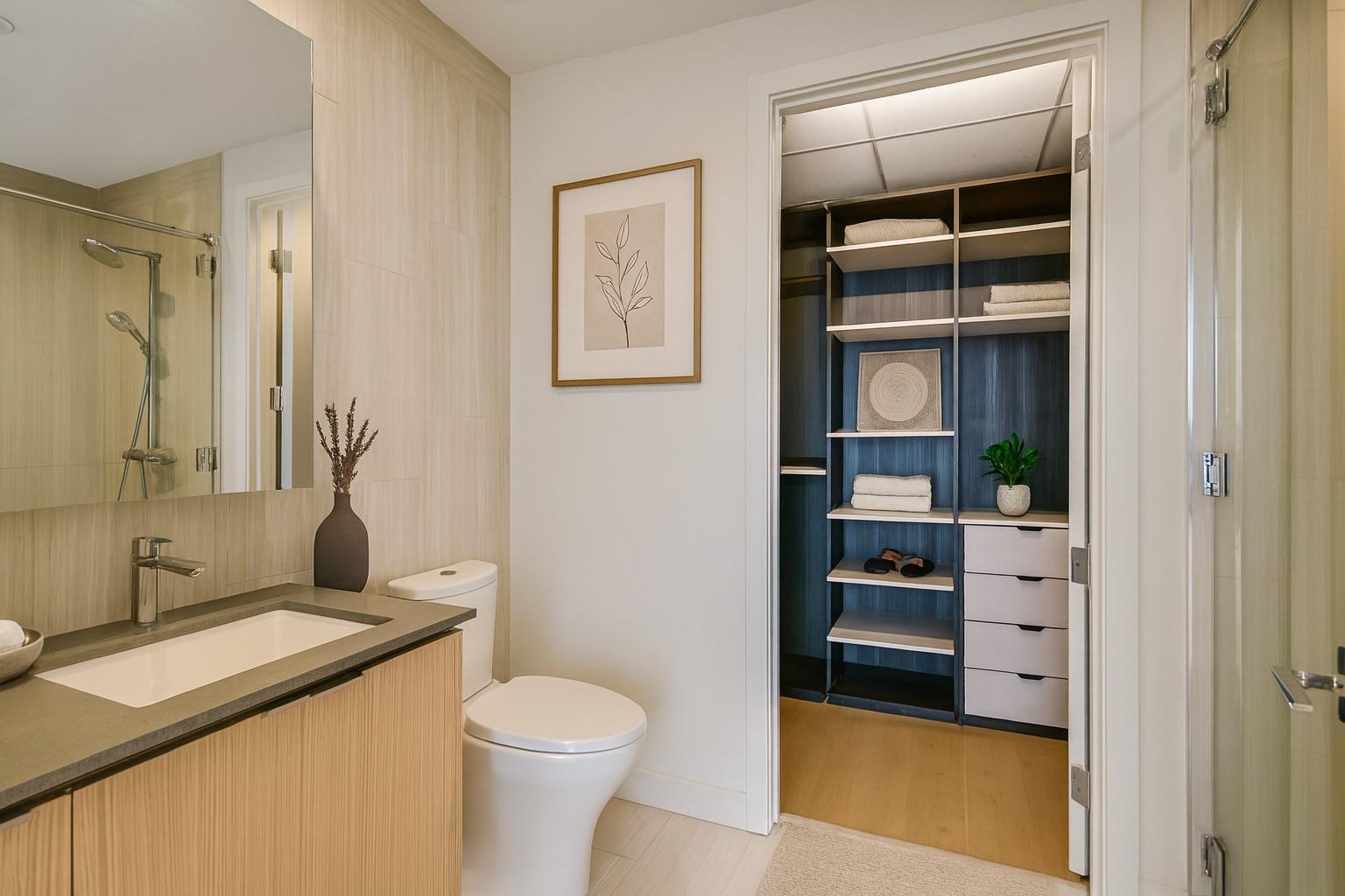 44 East Ave # 3206, Austin, TX 78701