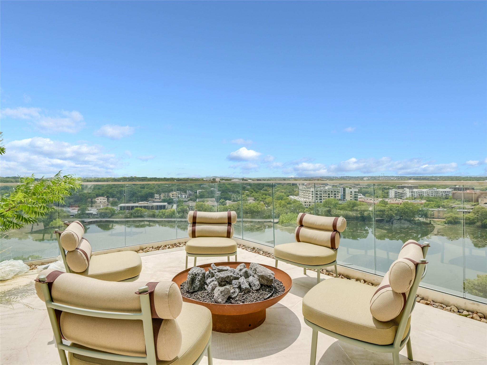 44 East Ave # 3206, Austin, TX 78701