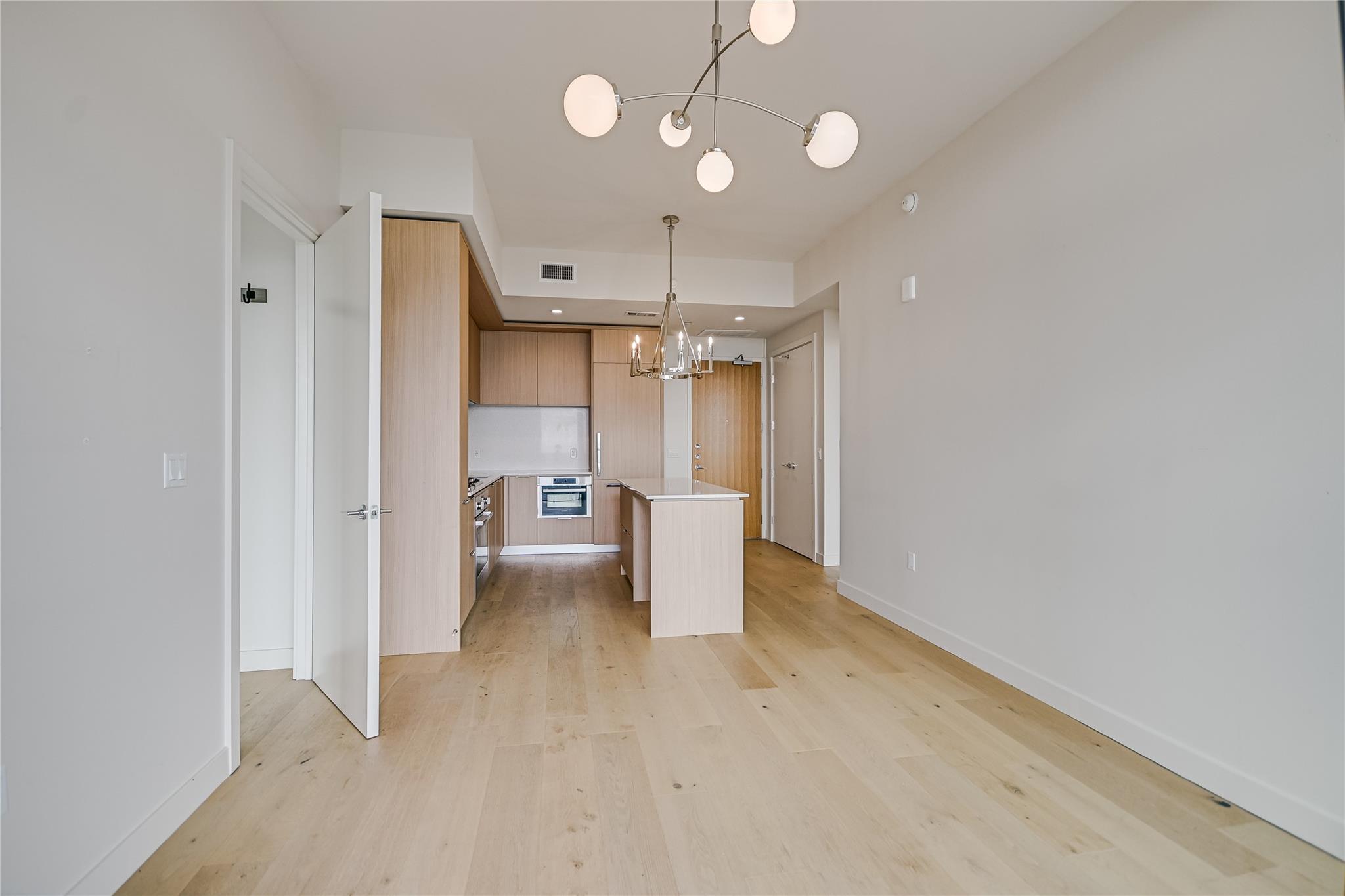 44 East Ave # 3206, Austin, TX 78701