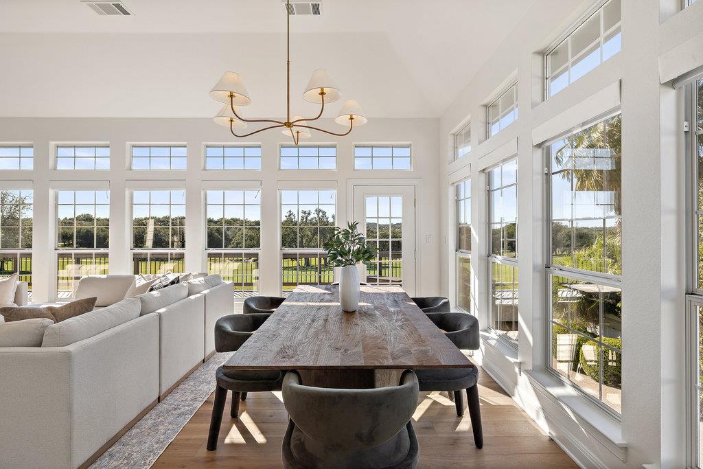 6 Radnor Dr, The Hills, TX 78738