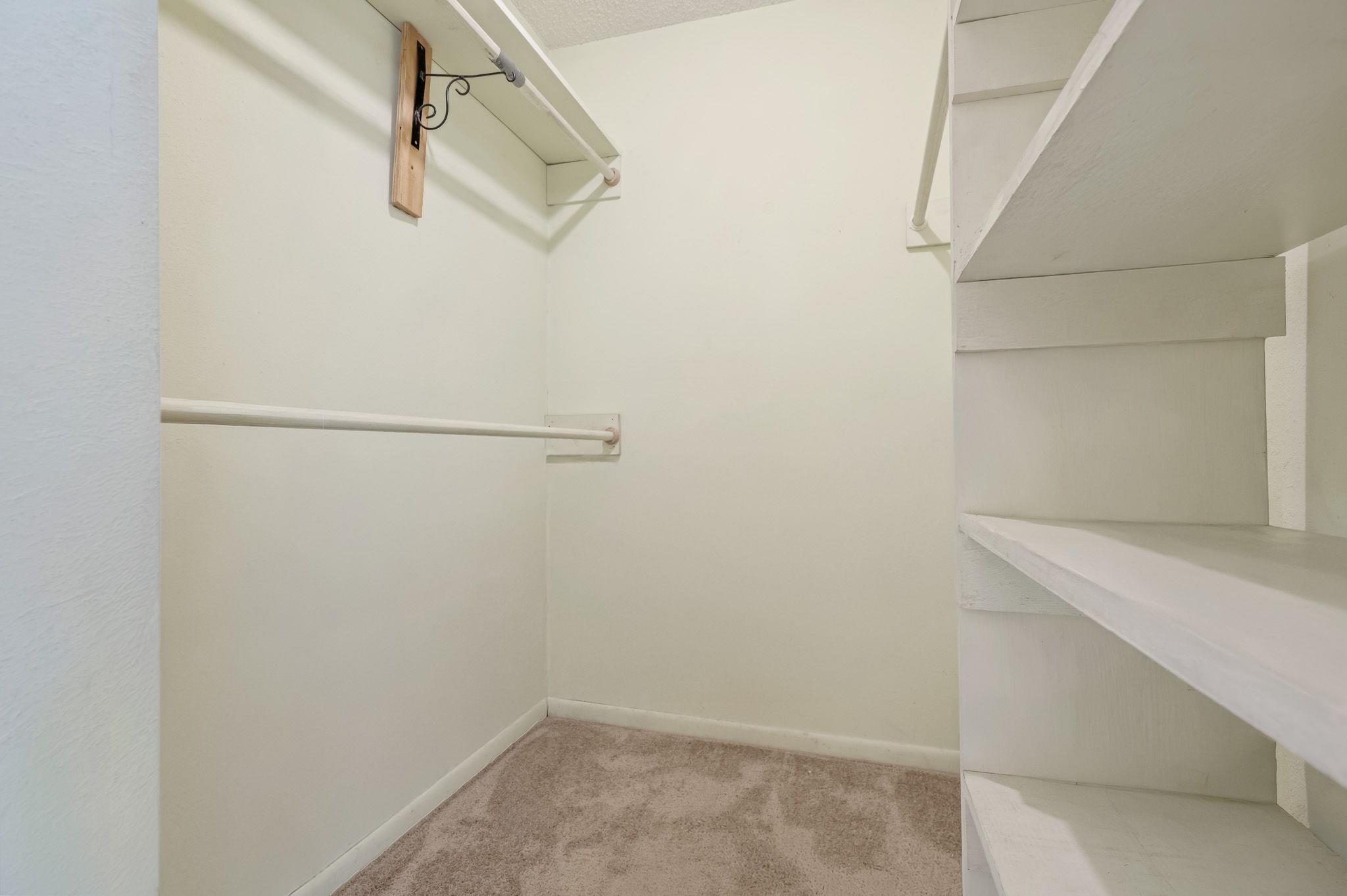 302 Venture Blvd S, Lago Vista, TX 78645