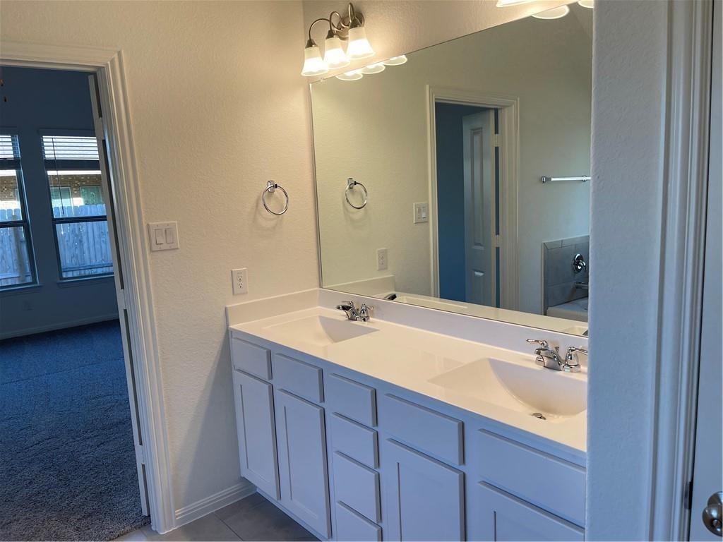 208 Baralo St, Leander, TX 78641