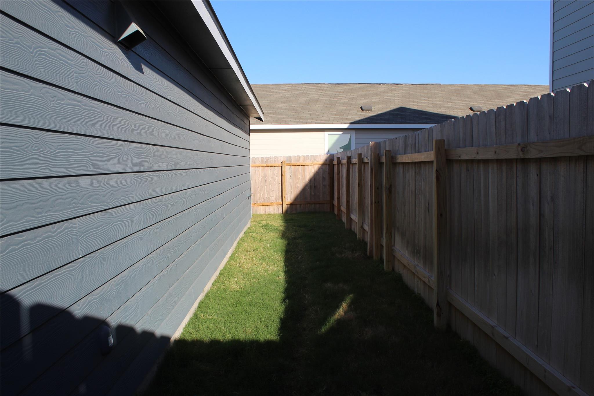 205 Marty Allen Loop, Jarrell, TX 76537