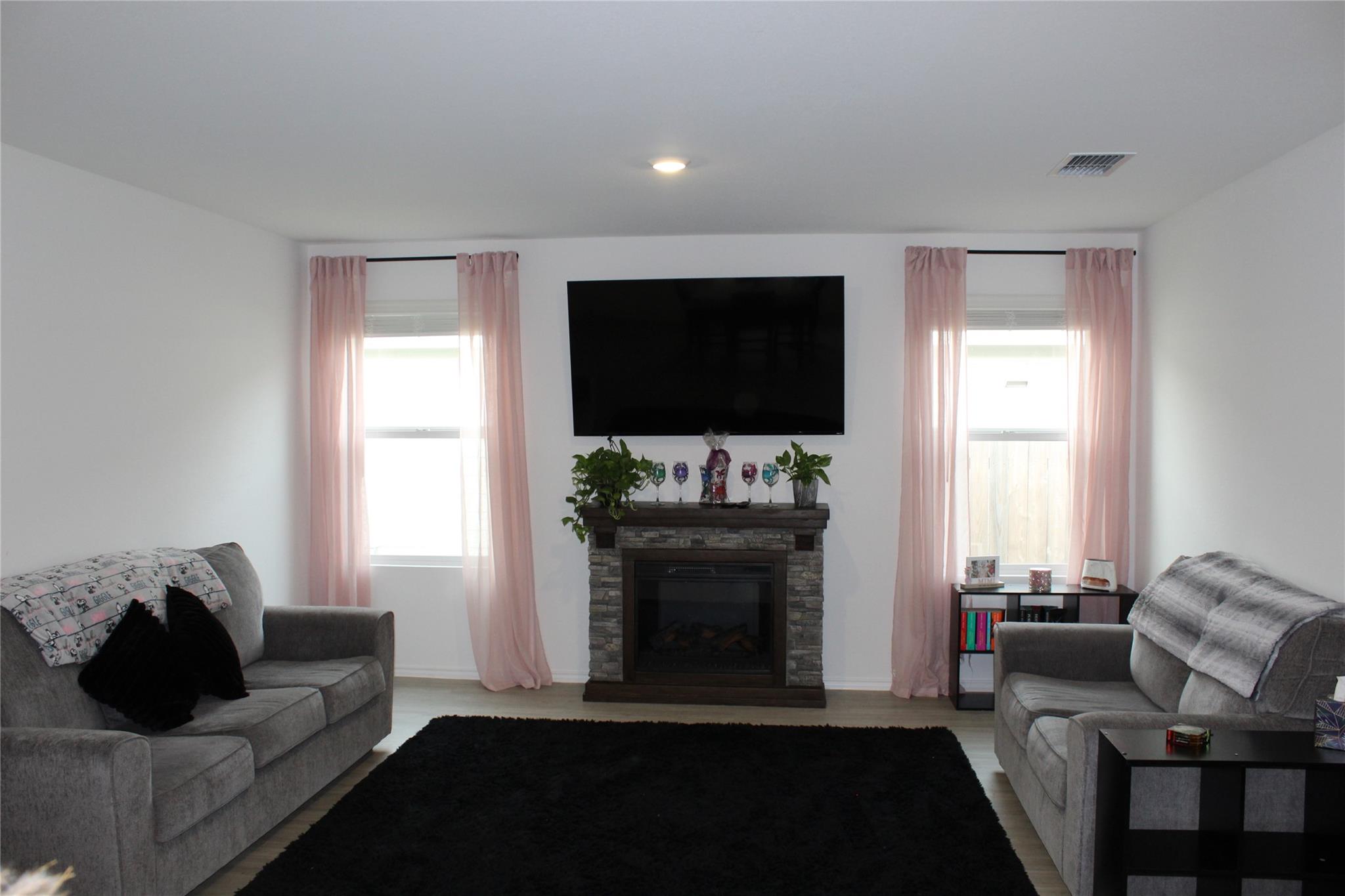 205 Marty Allen Loop, Jarrell, TX 76537