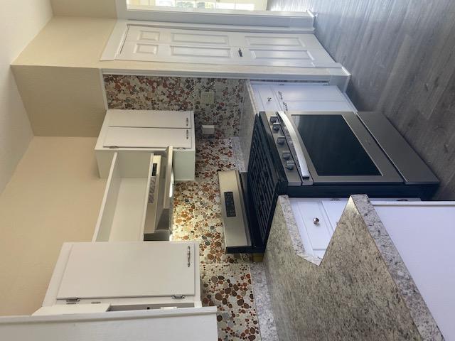 1034 Magnolia St, Lockhart, TX 78644