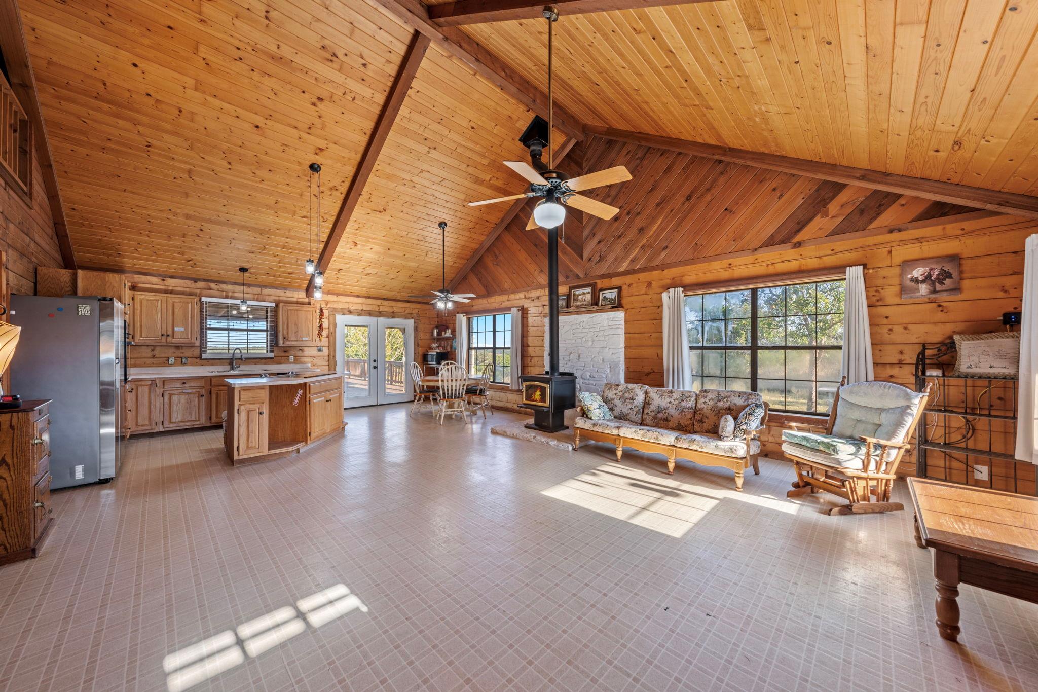 716 Reeh Weinheimer Rd, Fredericksburg, TX 78624